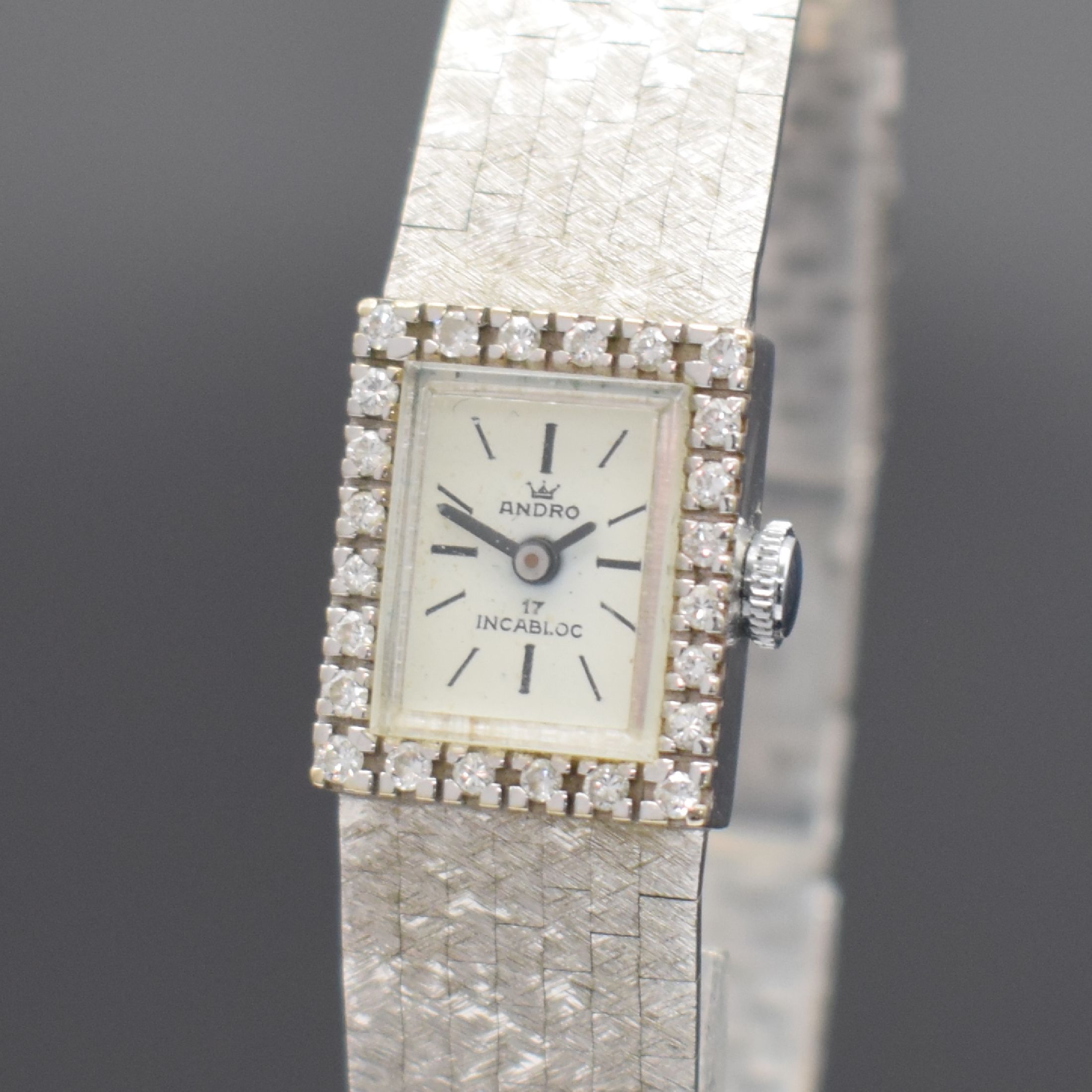 Detail a: ANDRO Damenarmbanduhr in WG 585/000, Schweiz um 1960, Handaufzug, 2-teil. Geh., Boden aufgedr., WG 585/000 Armband, weißes Zifferbl., schwarze ...