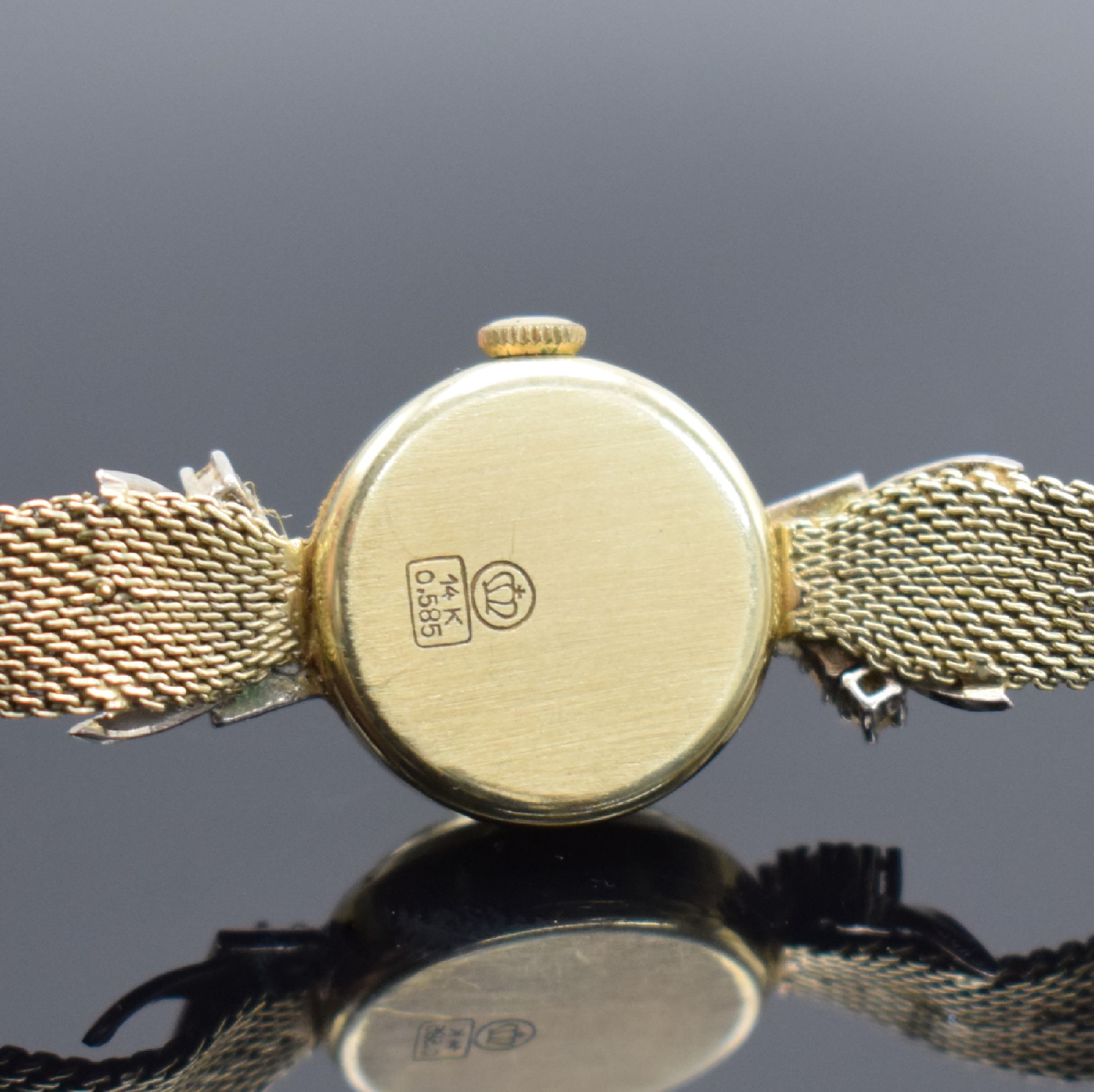 Detail d: ROXY Damenarmbanduhr in GG 585/000 mit Diamanten, Schweiz um 1965, Handaufzug, Geh. an Goldband in GG 585/000, Boden aufgedr., silb. Zifferbl. m. ...