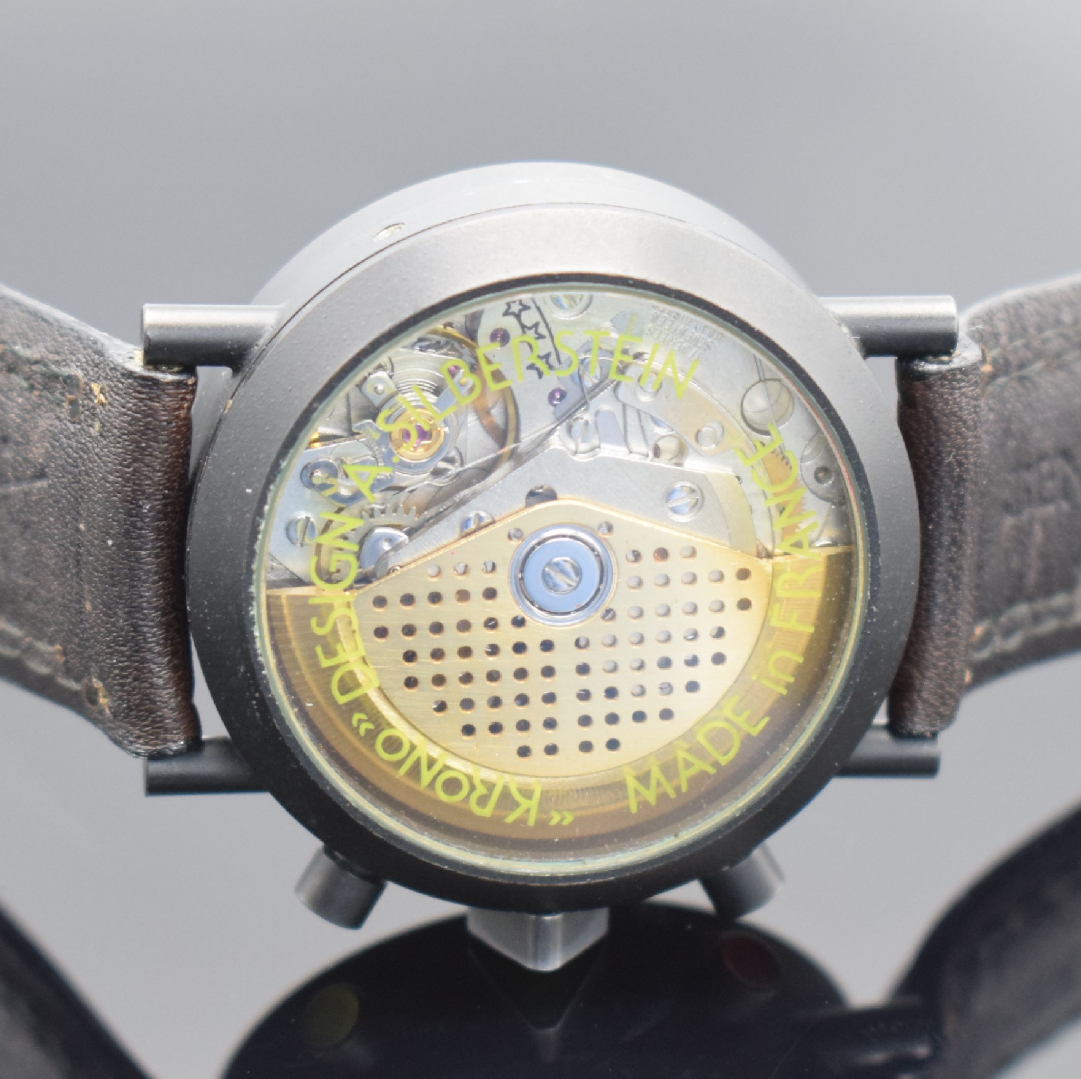 Detail d: ALAIN SILBERSTEIN Krono Herrenchronograph mit Vollkalender, Frankreich um 1995, Automatik, geschw. Geh. beids. vergl., Boden & Glasrand aufgedr., ...