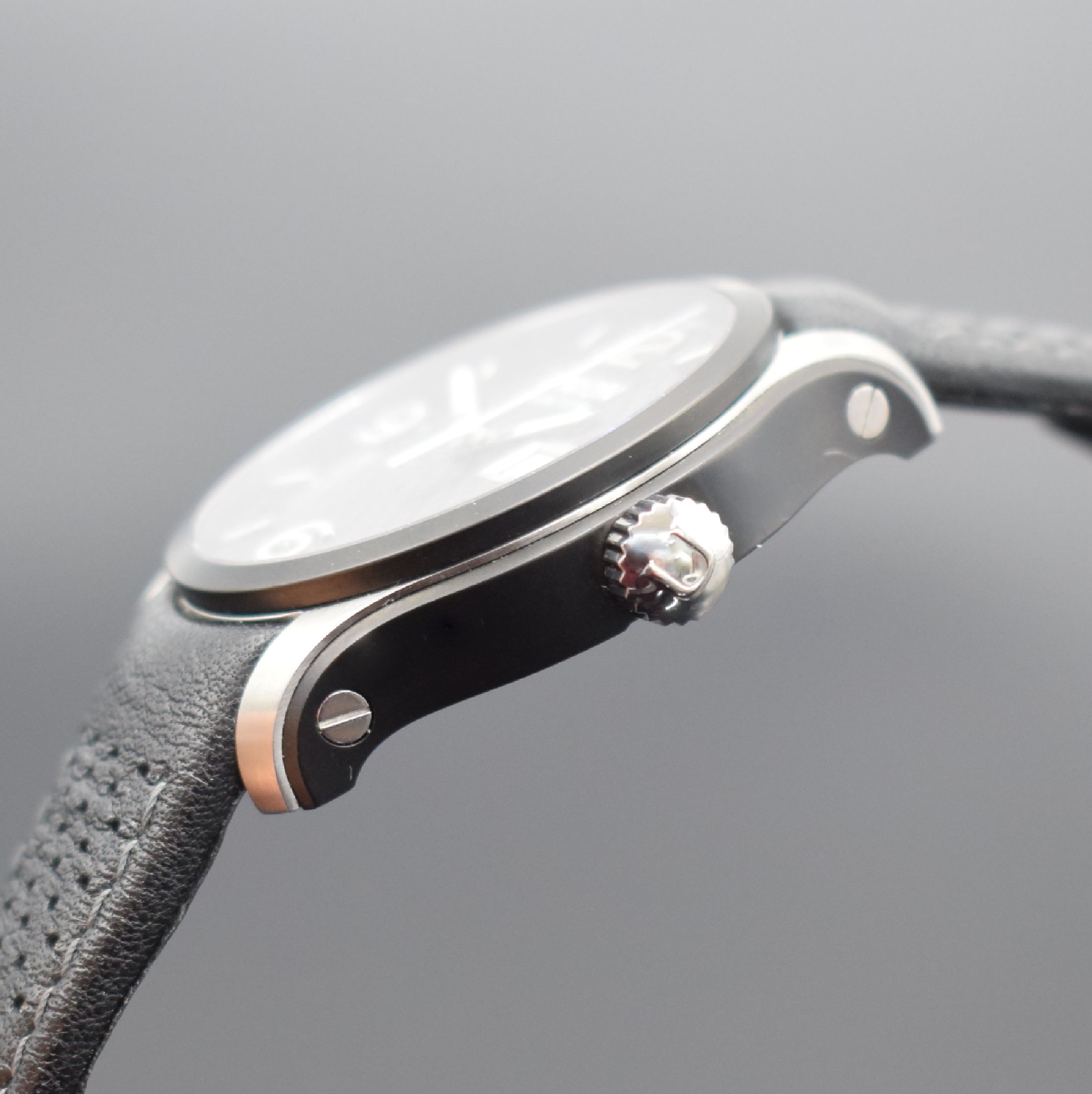 Detail c: UNION GLASHÜTTE Belisar Herrenarmbanduhr, Deutschland um 2010, Automatik, Ref. D002.626 A, beids. vergl. Stahlgeh., Boden 8-fach verschr., orig. ...