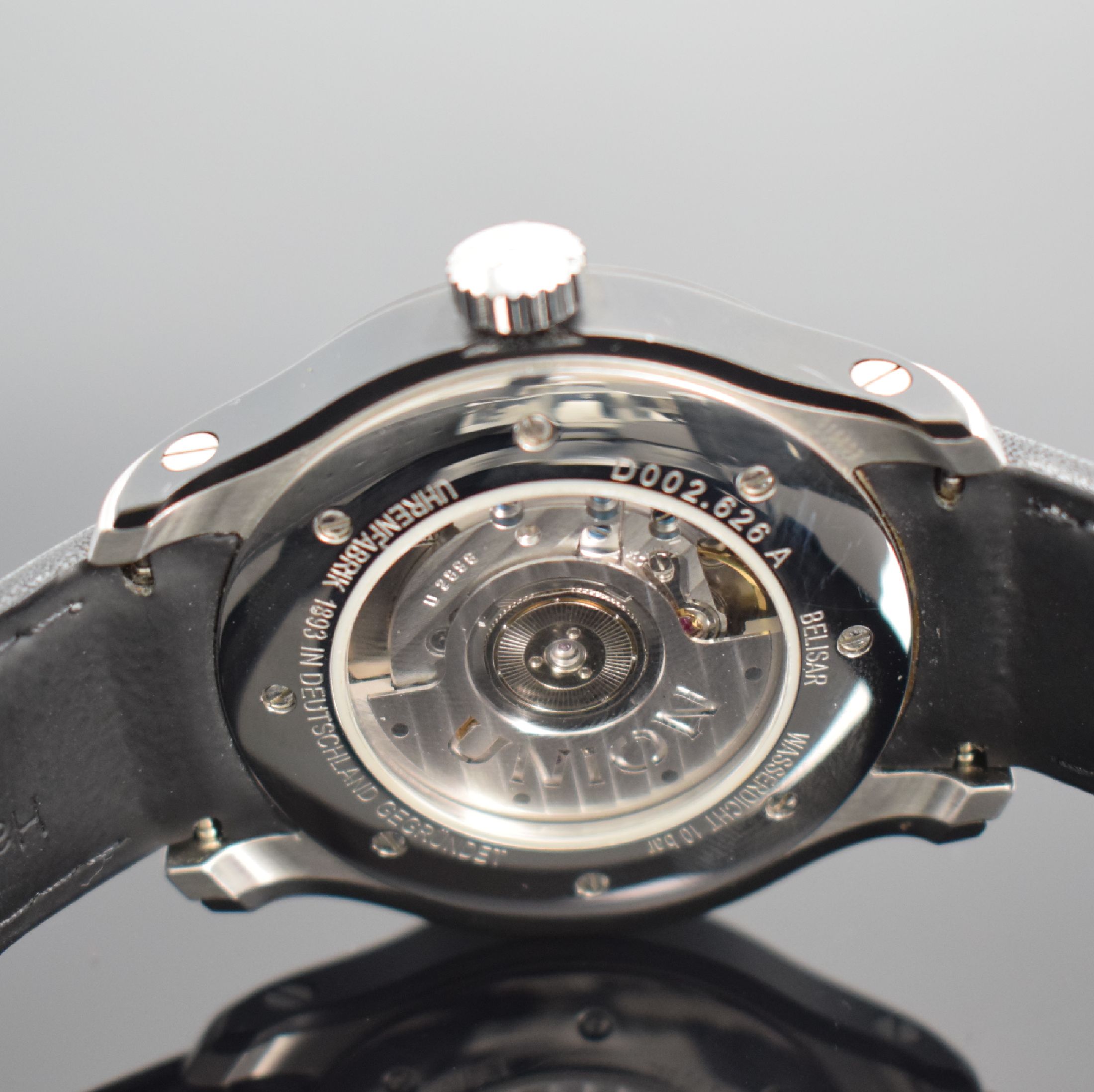 Detail d: UNION GLASHÜTTE Belisar Herrenarmbanduhr, Deutschland um 2010, Automatik, Ref. D002.626 A, beids. vergl. Stahlgeh., Boden 8-fach verschr., orig. ...