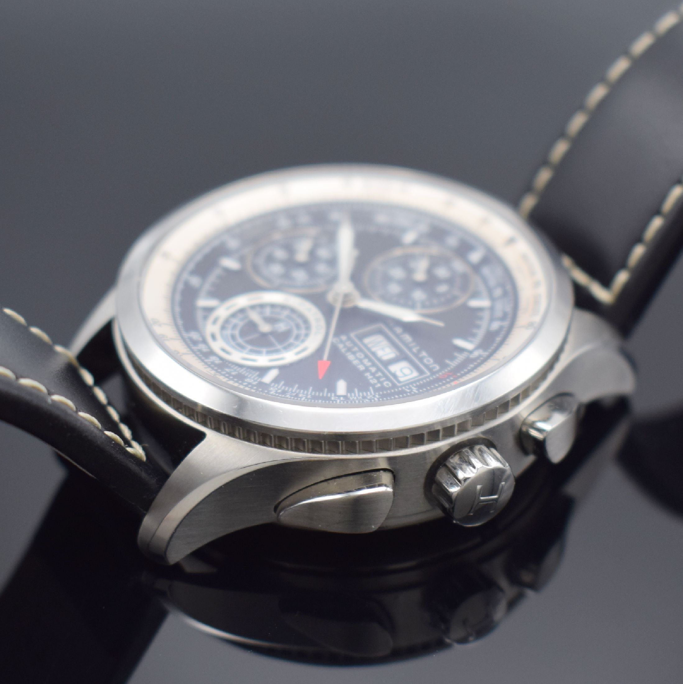 Detail b: HAMILTON X-Patrol Herrenarmbanduhr mit Chronograph, Schweiz um 2005, Automatik, beids. vergl. Edelstahlgeh., Boden 5-fach verschr., Kronen verschr., ...