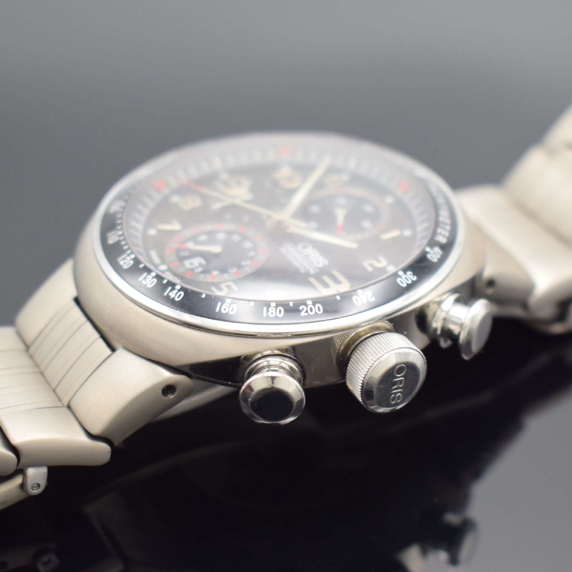 Detail c: ORIS TT3 Herrenarmbanduhr mit Chronograph, Schweiz um 2010, Automatik, beids. vergl. Titangeh., Boden & Krone verschr., orig. Titan Gliederband, ...