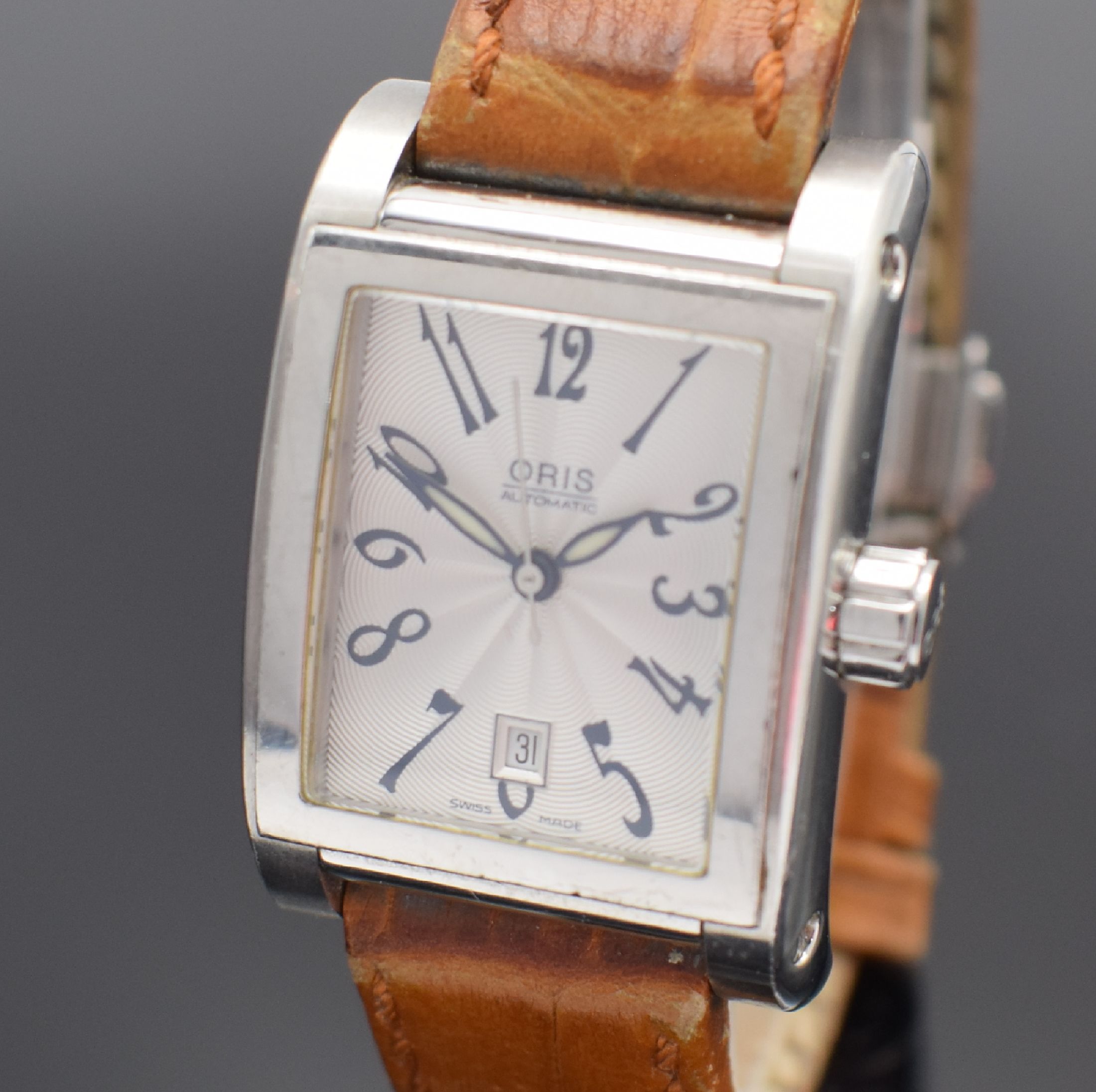 Detail a: ORIS rechteckige Armbanduhr in Stahl, Schweiz um 1995, Automatik, Ref. 7526, beids. vergl. Geh., Boden 4-fach verschr., vorne Saphirglas, orig. ...