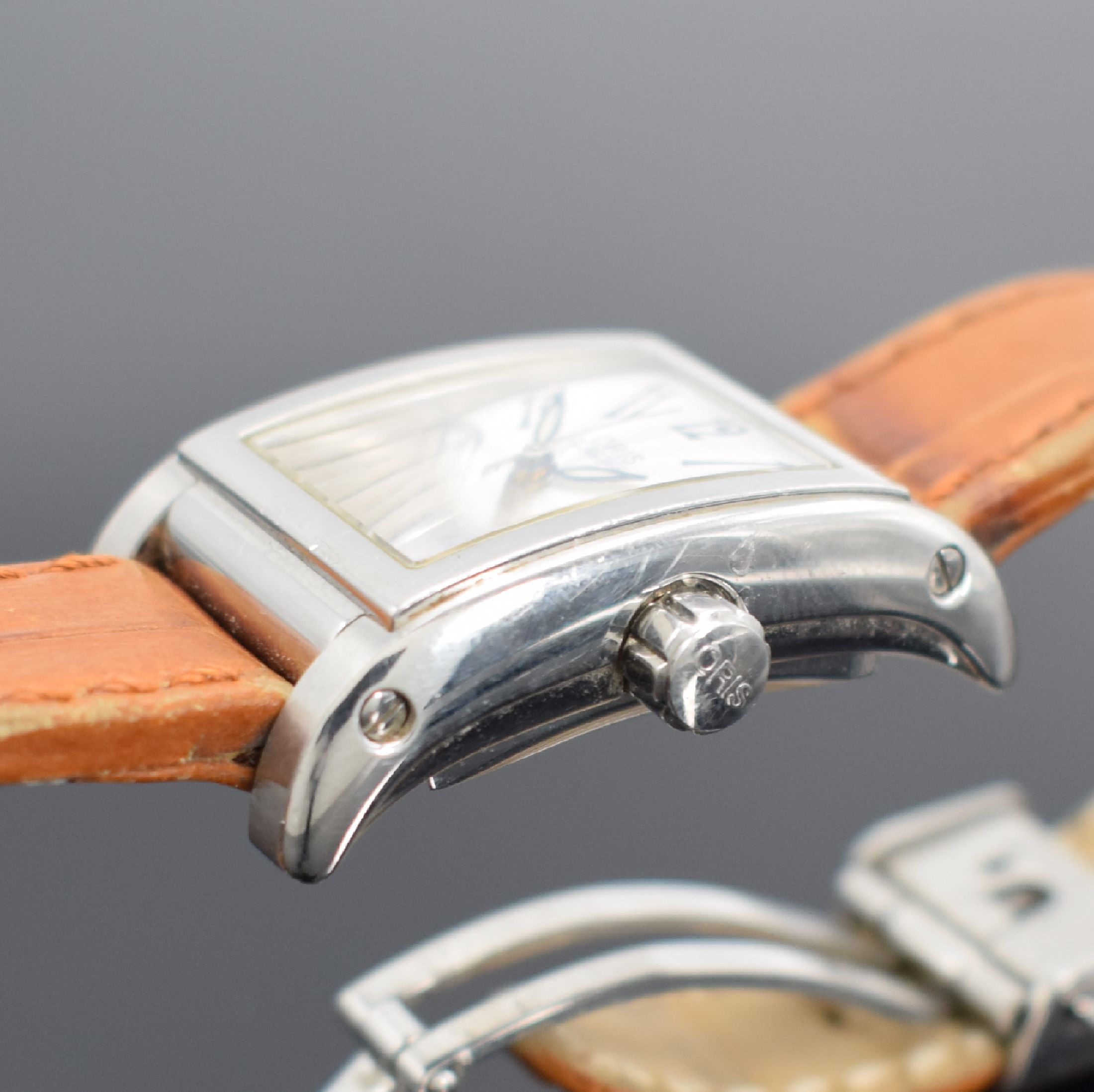 Detail c: ORIS rechteckige Armbanduhr in Stahl, Schweiz um 1995, Automatik, Ref. 7526, beids. vergl. Geh., Boden 4-fach verschr., vorne Saphirglas, orig. ...