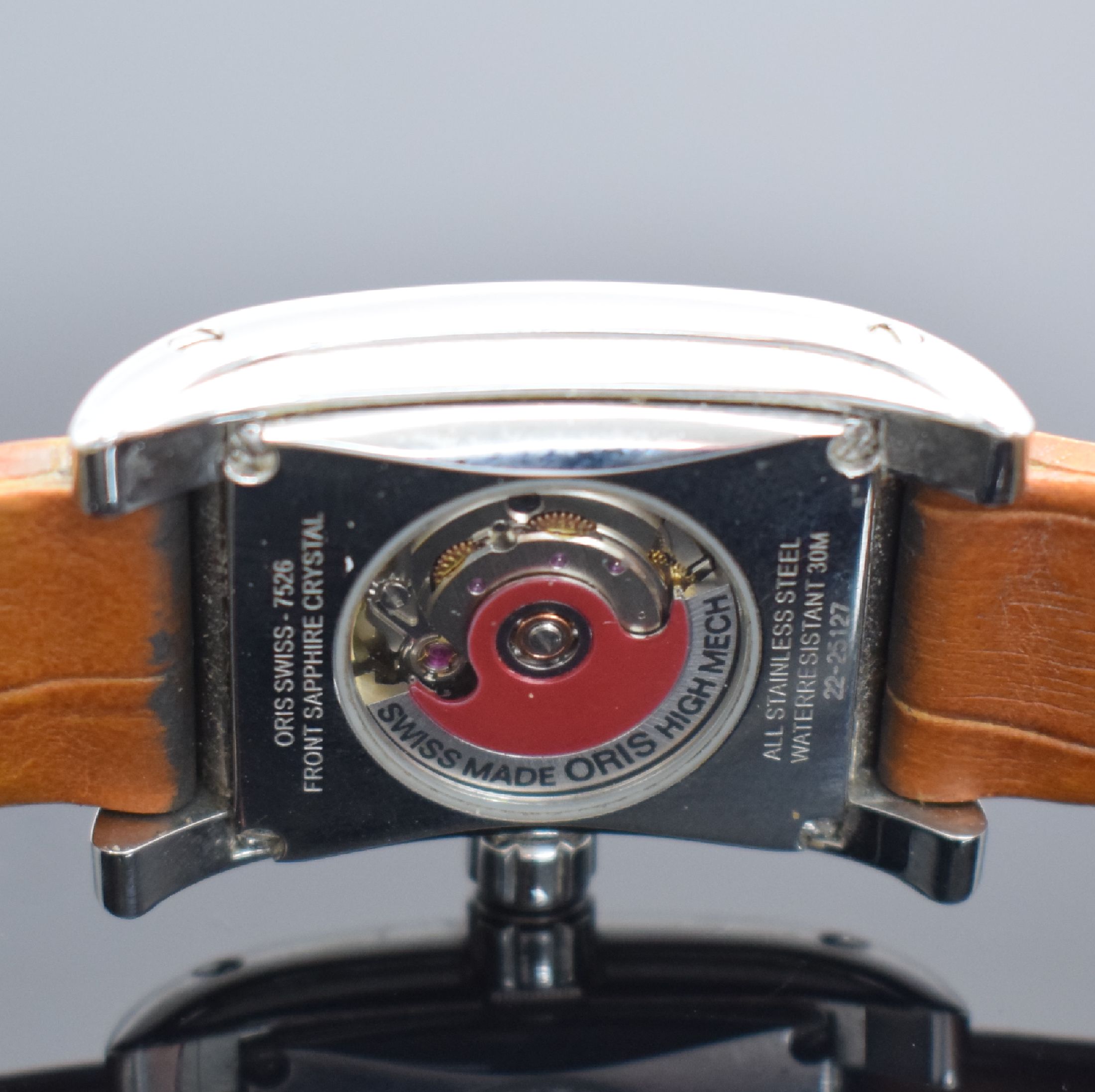 Detail e: ORIS rechteckige Armbanduhr in Stahl, Schweiz um 1995, Automatik, Ref. 7526, beids. vergl. Geh., Boden 4-fach verschr., vorne Saphirglas, orig. ...