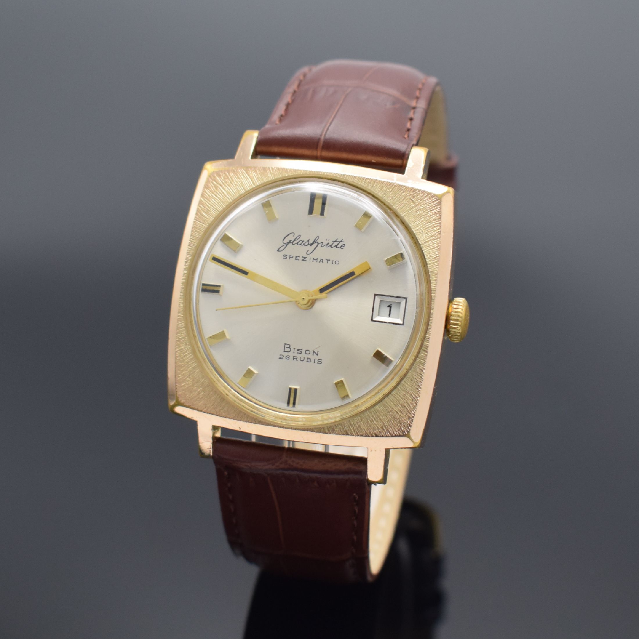 GUB Spezimatic Armbanduhr Serie Bison, Automatik, DDR um 1970, verg. Geh., Edelstahlboden aufgedr., silb. Zifferbl. m. aufgel. Indizes, Anz. v. Std., ...
