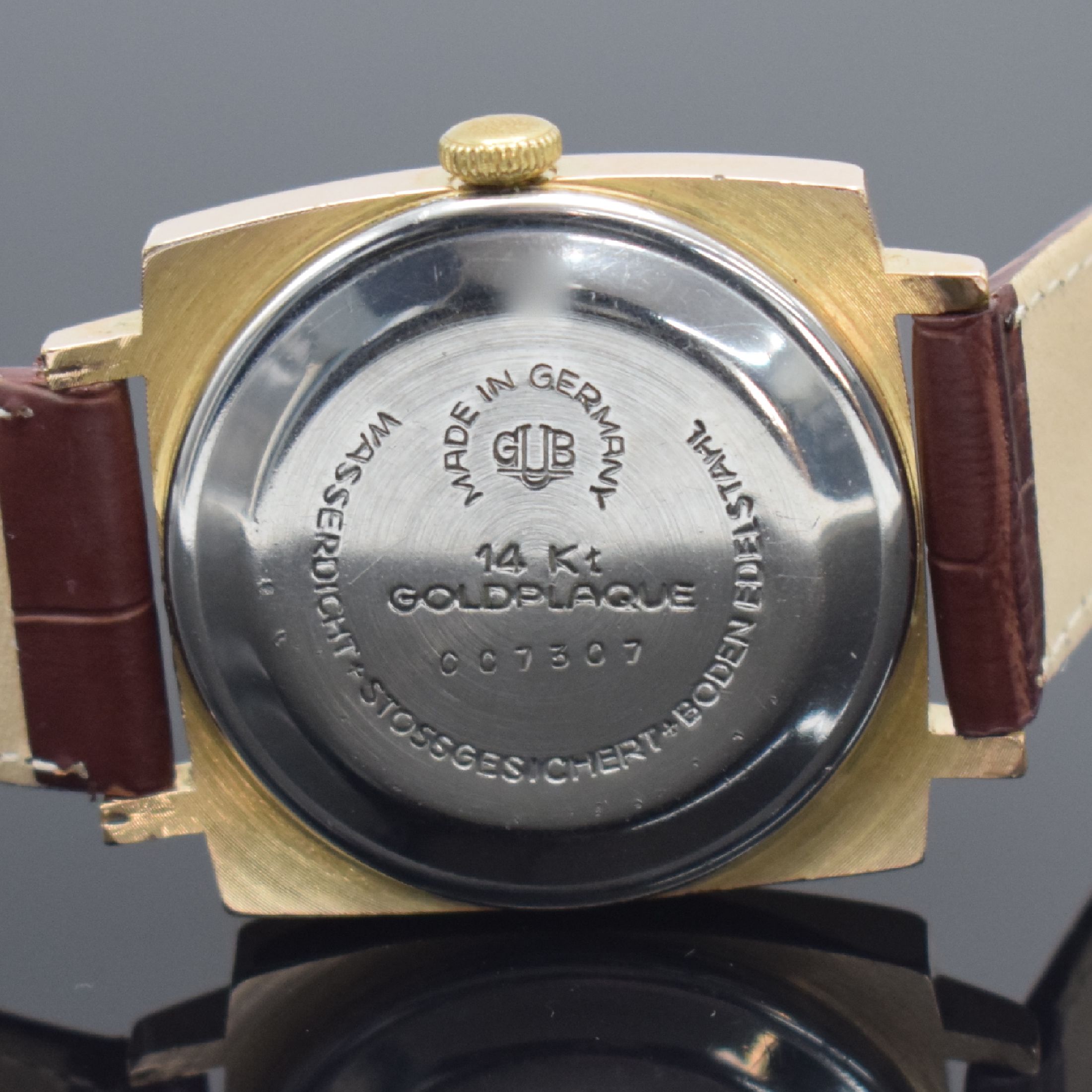 Detail b: GUB Spezimatic Armbanduhr Serie Bison, Automatik, DDR um 1970, verg. Geh., Edelstahlboden aufgedr., silb. Zifferbl. m. aufgel. Indizes, Anz. v. Std., ...