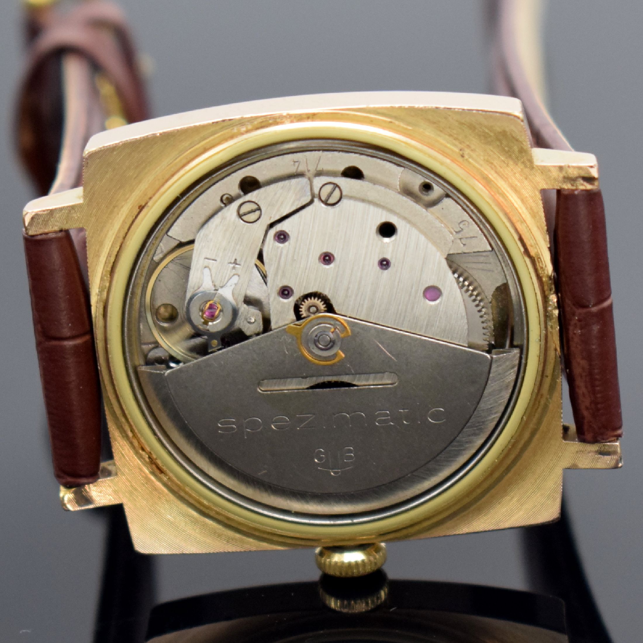 Detail c: GUB Spezimatic Armbanduhr Serie Bison, Automatik, DDR um 1970, verg. Geh., Edelstahlboden aufgedr., silb. Zifferbl. m. aufgel. Indizes, Anz. v. Std., ...
