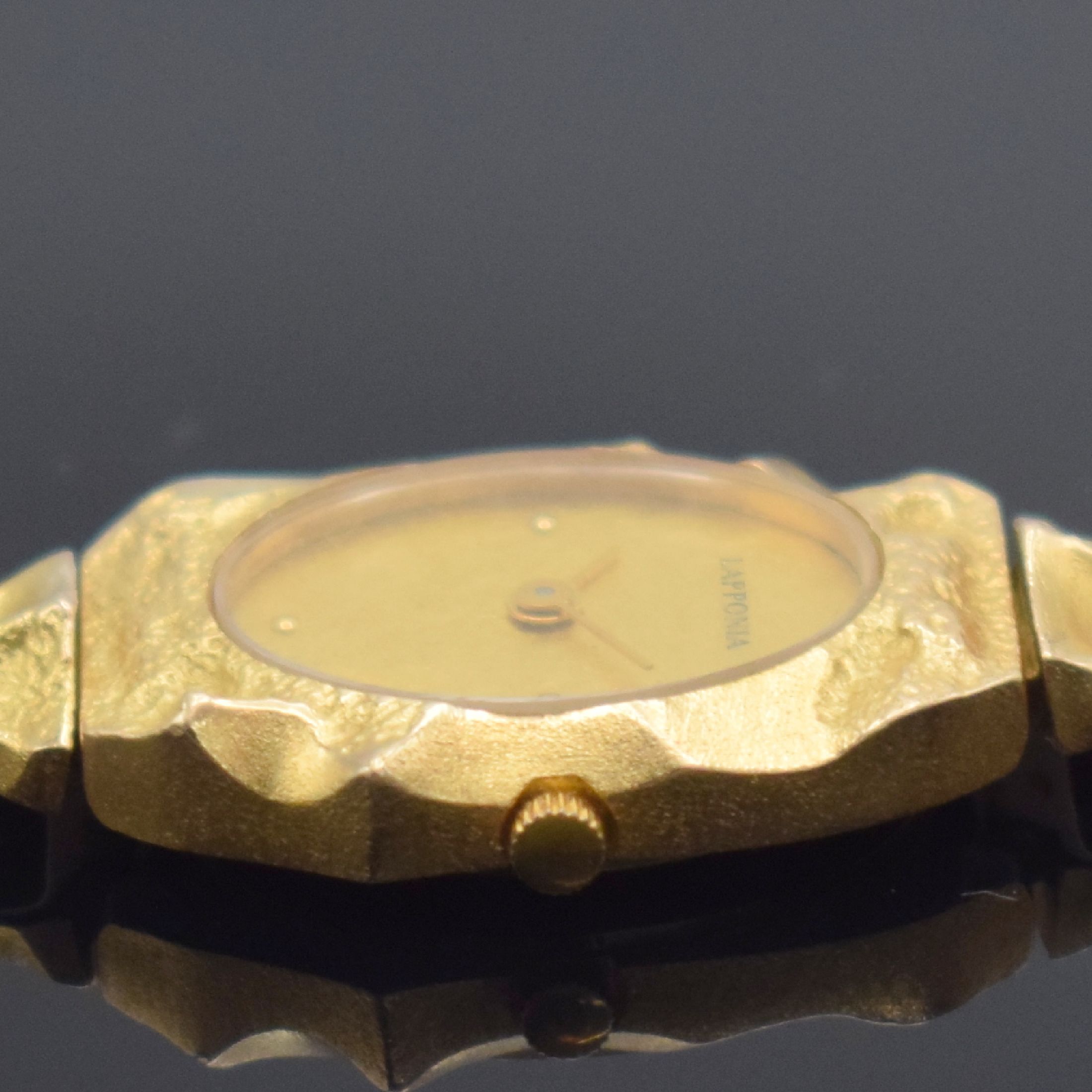 Detail e: LAPPONIA Pola-Negri Damenarmbanduhr in GG 585/000 Referenz A 128005, Finnland um 1990, designed von Björn Weckström, quarz, 2-teil. Gehäuse, Boden ...