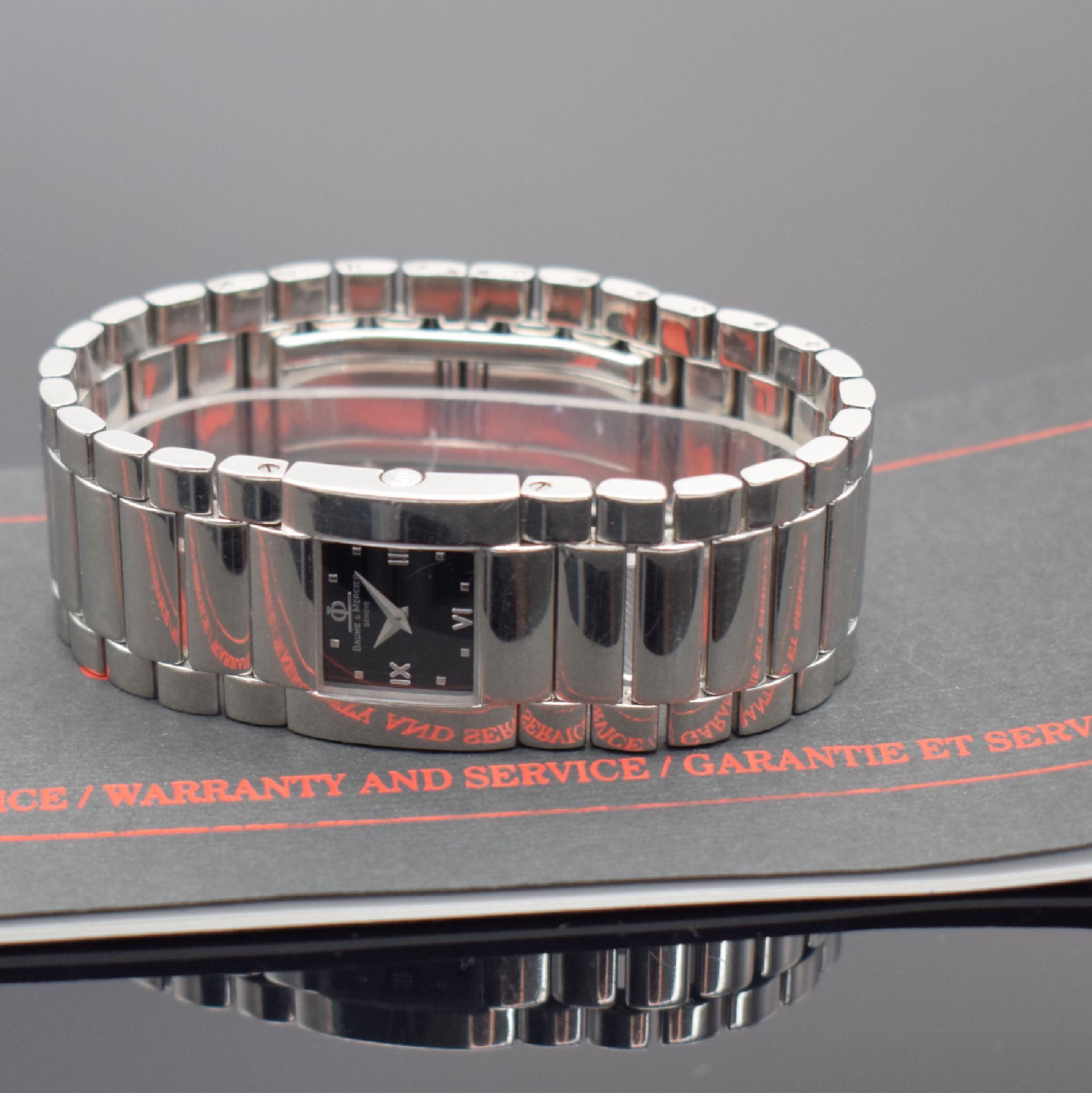 Detail b: BAUME & MERCIER Damenarmbanduhr Catwalk Referenz MV045197, quarz, Edelstahlgeh. inkl. Gliederband m. dopp. Faltschl., Boden 4 -fach verschr., ...