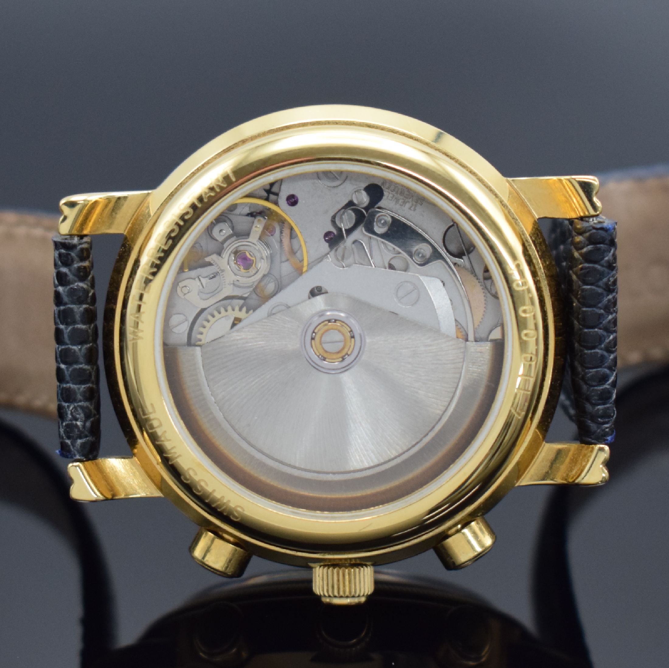 Detail d: BULOVA Herrenarmbanduhr mit Chronograph, Schweiz um 1990, Automatik, 2-teil. verg. Geh., vergl. Boden aufgedr., dunkelblaues Zifferbl., gold. ...