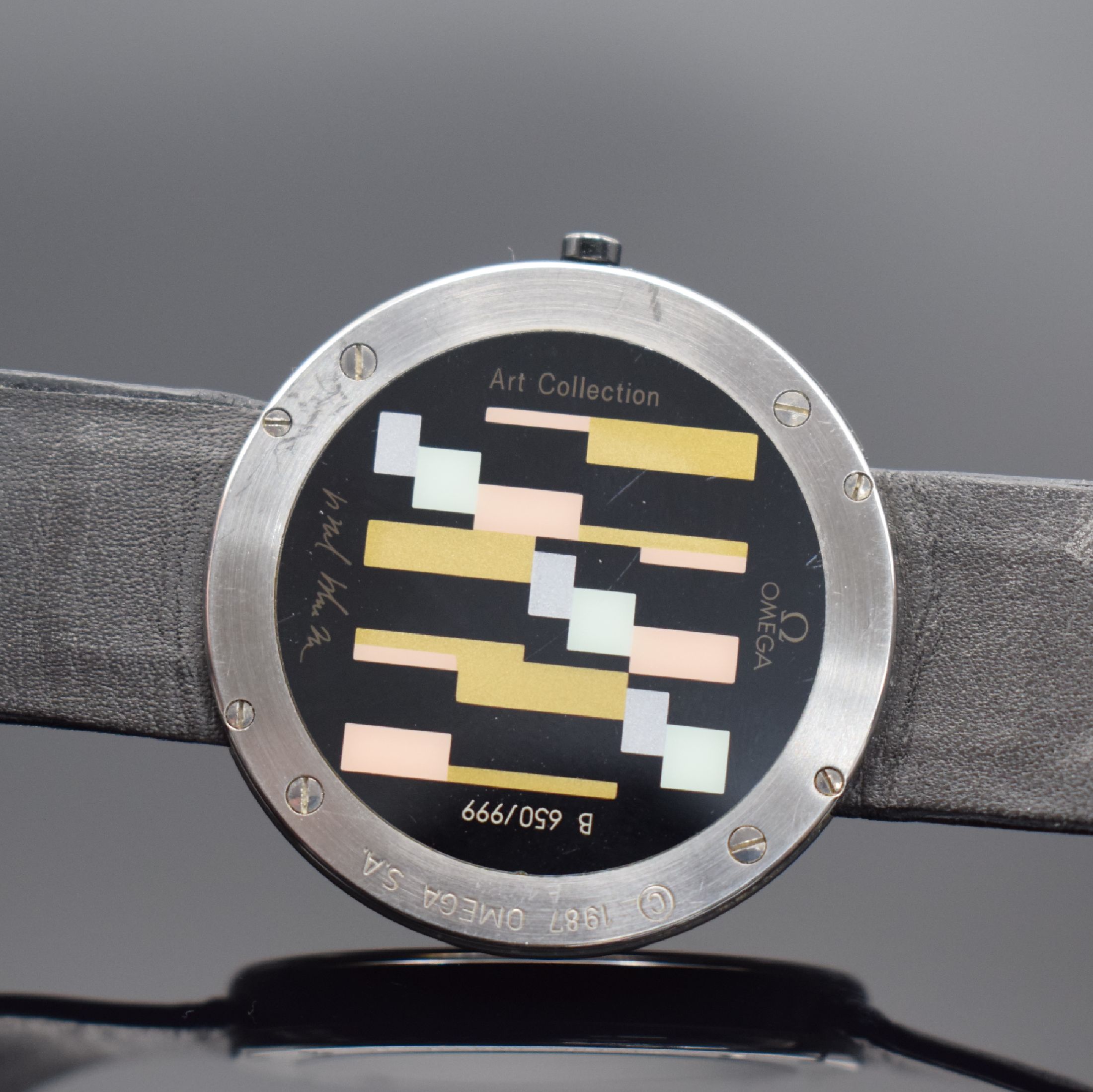 Detail c: OMEGA Art Collection limitierte Armbanduhr in Keramik/Stahl, Schweiz um 1987, quarz, flaches Geh., 4-fach verschr. Stahlboden m. Künstlerglas, ...