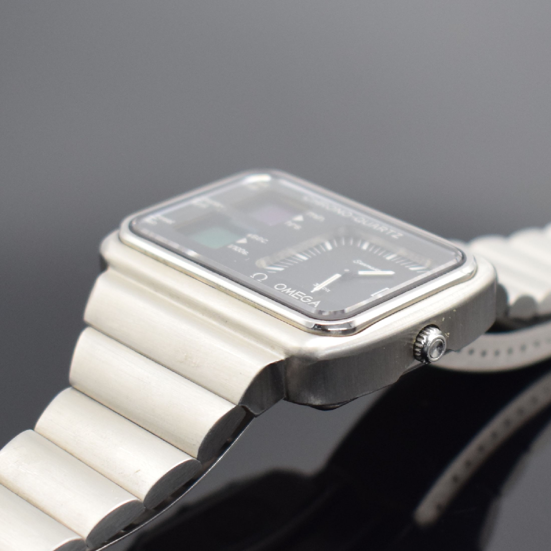 Detail d: OMEGA Olympia Seamaster Chrono-Quartz Herrenarmbanduhr Ref. 196.0052/396.0839, Schweiz um 1976, quarz, herausgegeben anlässlich olympischen Spiele ...