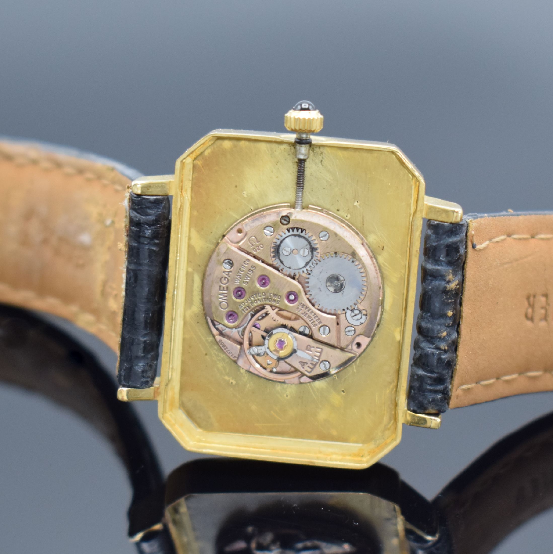 Detail e: OMEGA Emeraude seltene Armbanduhr in GG 750/000 designed von Andrew Grima Referenz 5110379, Schweiz um 1970, Handaufzug, 2- teil. Gehäuse, Boden ...