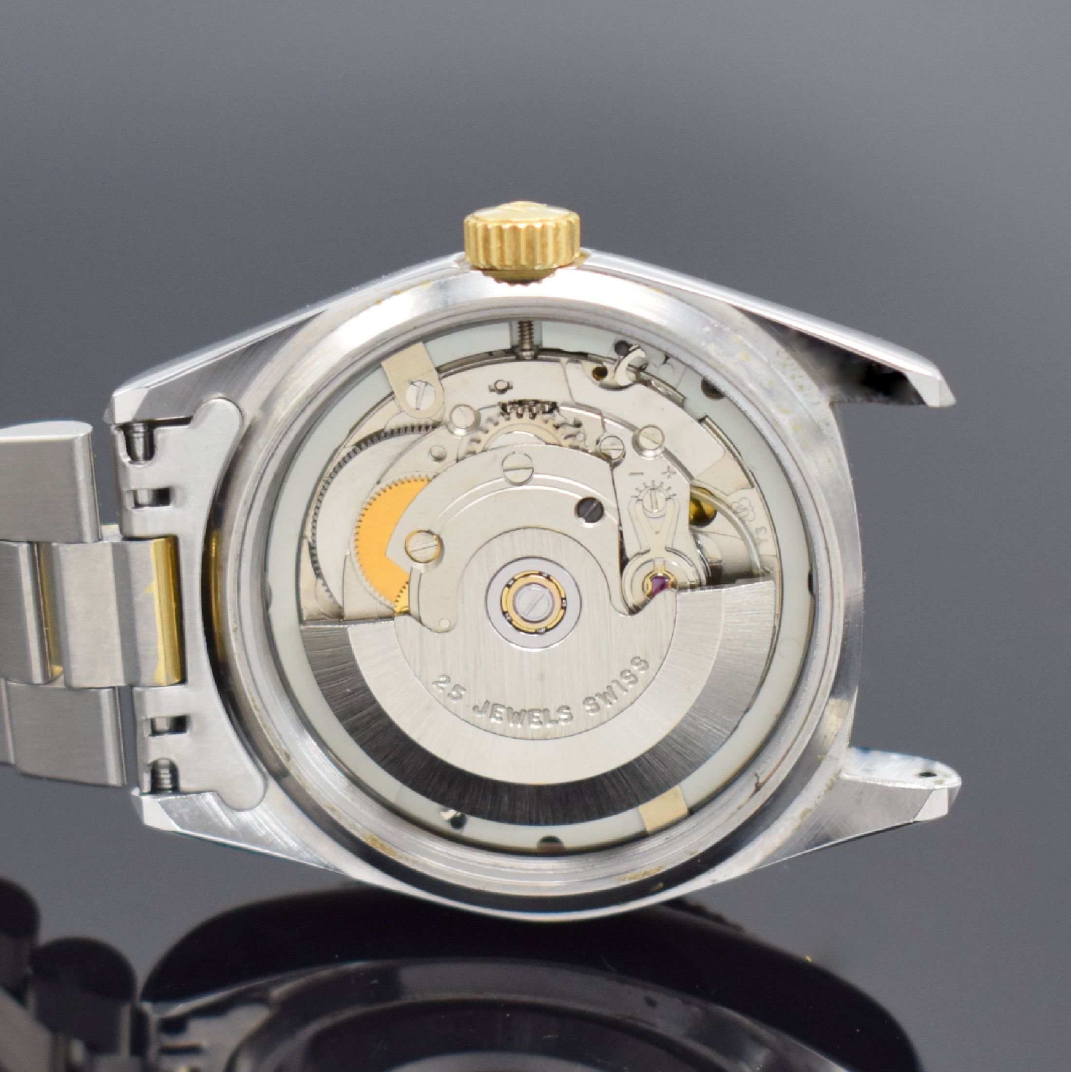 Detail e: BULOVA Super Seville Day & Date Armbanduhr, Schweiz um 1990, Automatik, verschr. Geh. in Edelstahl & Gold, Gliederband m. Faltschl., schwarzes ...