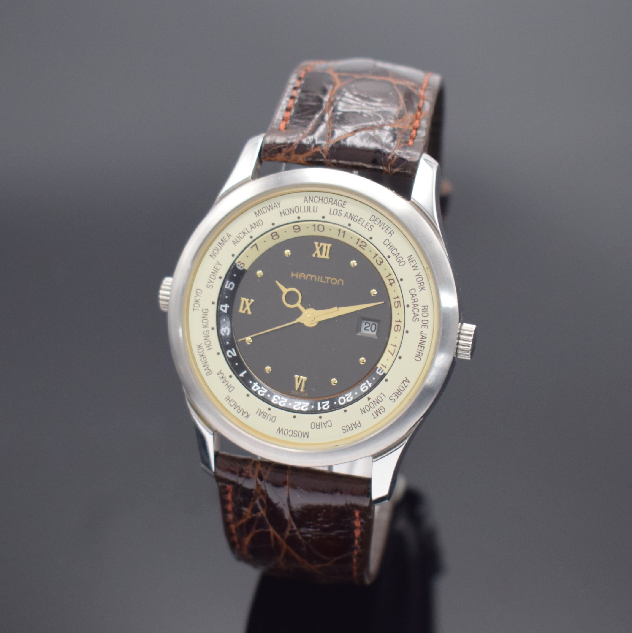 Detail a: 3 Herrenarmbanduhren mit Quarz-Werken, 1) Hamilton in Stahl mit Weltzeit-Anzeige, D. ca. 38 mm, EZ 2, 2) Hamilton Chronograph in Stahl, D. ca. 36 mm, ...