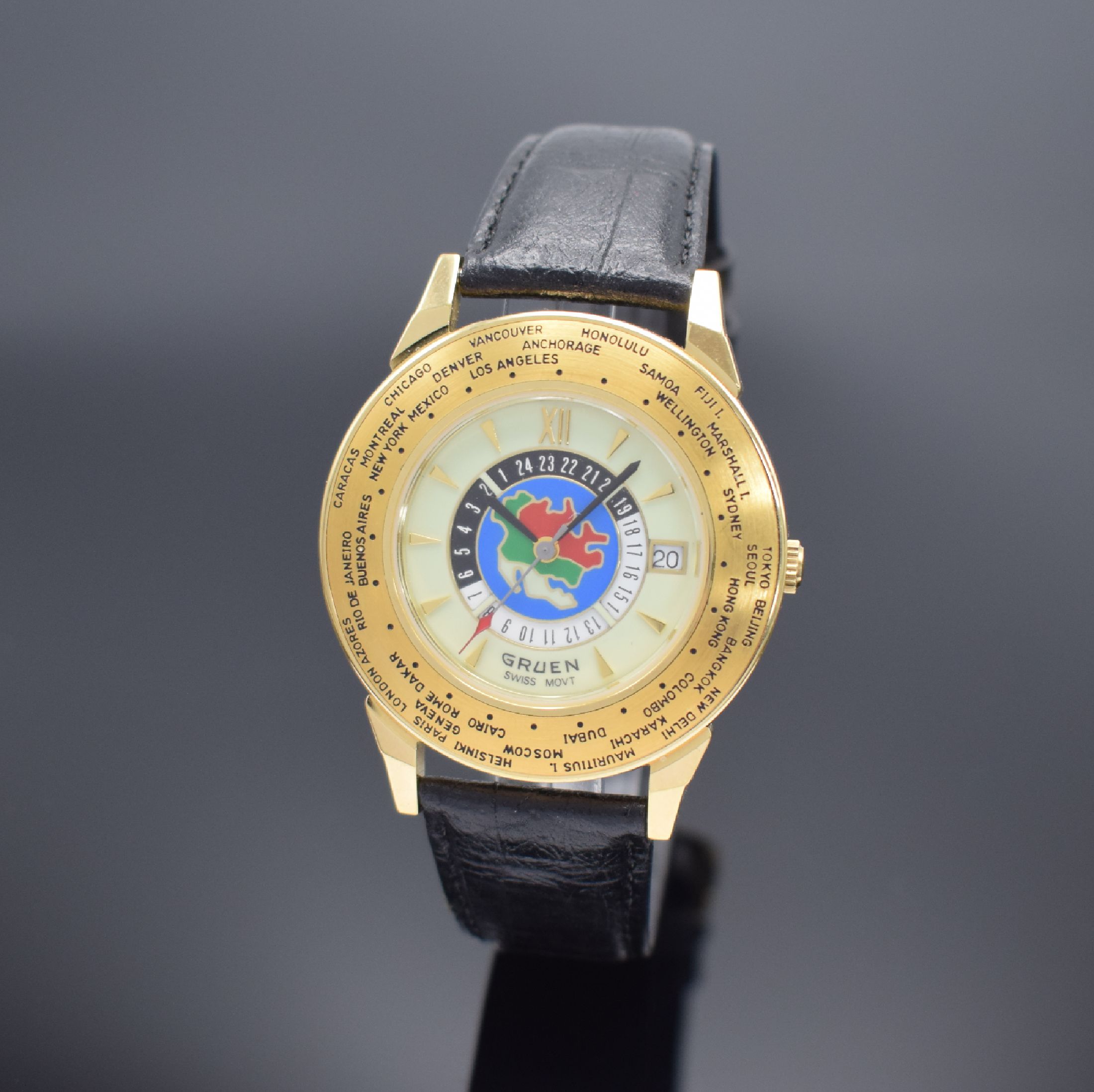 Detail e: 3 Herrenarmbanduhren mit Quarz-Werken, 1) Hamilton in Stahl mit Weltzeit-Anzeige, D. ca. 38 mm, EZ 2, 2) Hamilton Chronograph in Stahl, D. ca. 36 mm, ...