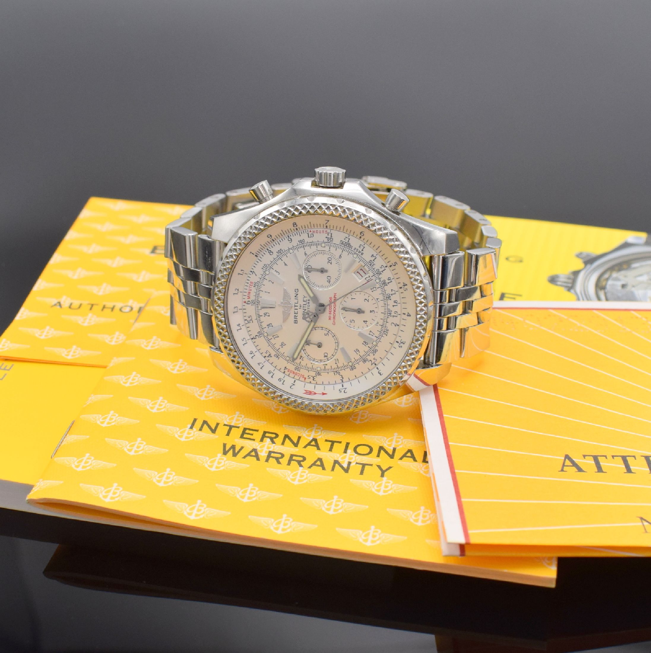 Detail e: BREITLING for Bentley Motors große Herrenarmbanduhr mit Chronograph Referenz A 25362, Schweiz verk. lt. beil. orig. Pap. 12/2004, Automatik, ...