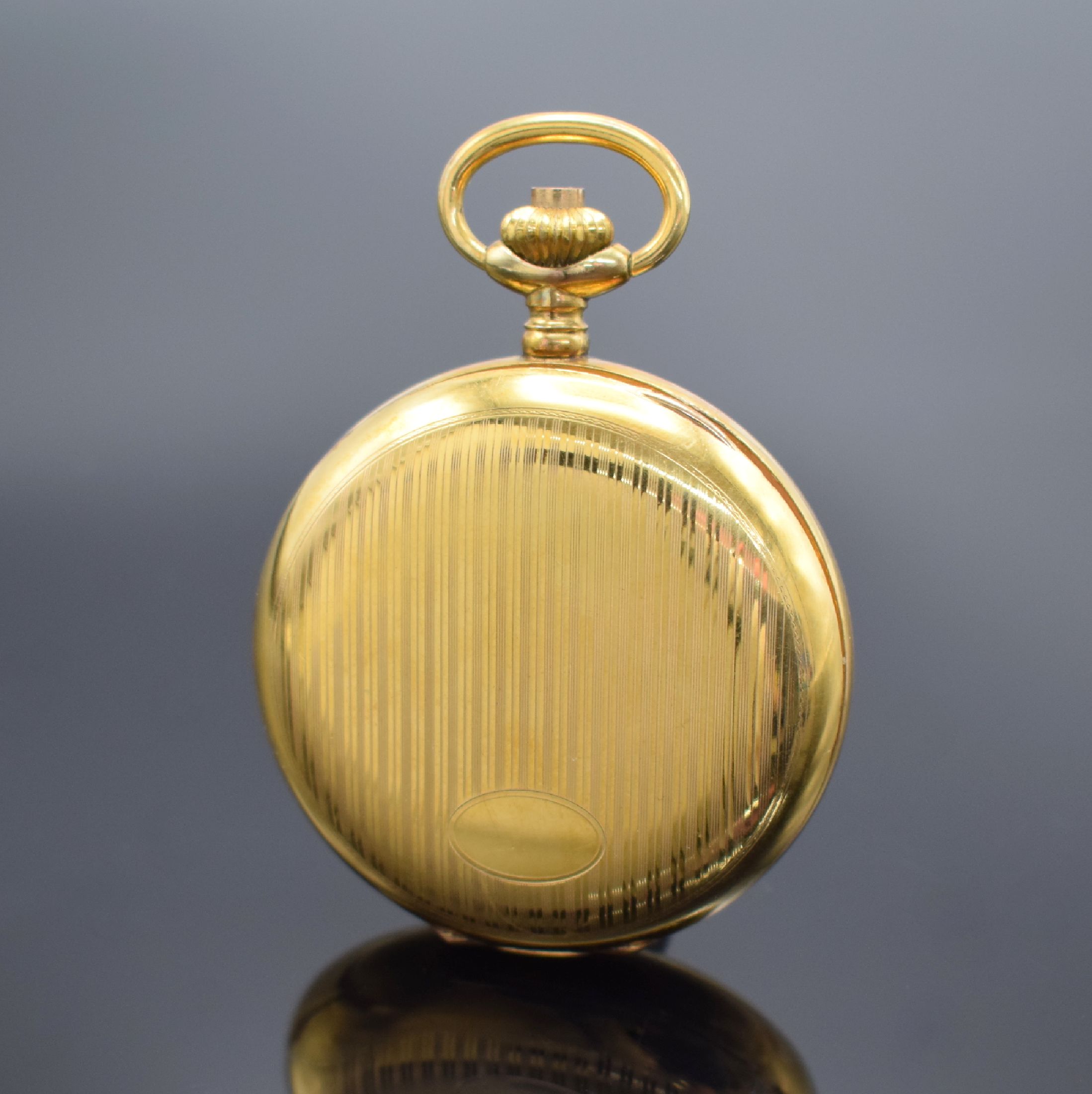 Detail a: LIP Taschenuhr mit Chronograph, Schweiz f. franz. Markt um 1920, verg. Gehäuse, Emailzifferbl. m. arab. Zahlen, gold. Birnenzeiger, gebl. ...