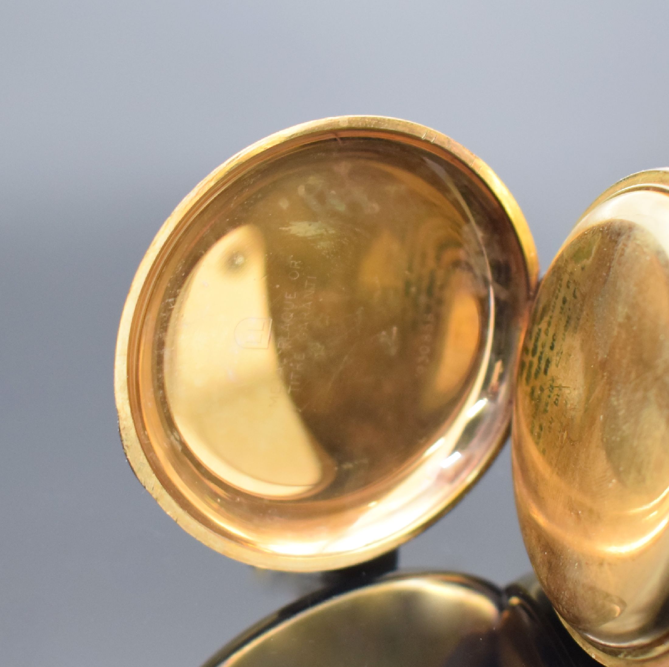 Detail b: LIP Taschenuhr mit Chronograph, Schweiz f. franz. Markt um 1920, verg. Gehäuse, Emailzifferbl. m. arab. Zahlen, gold. Birnenzeiger, gebl. ...