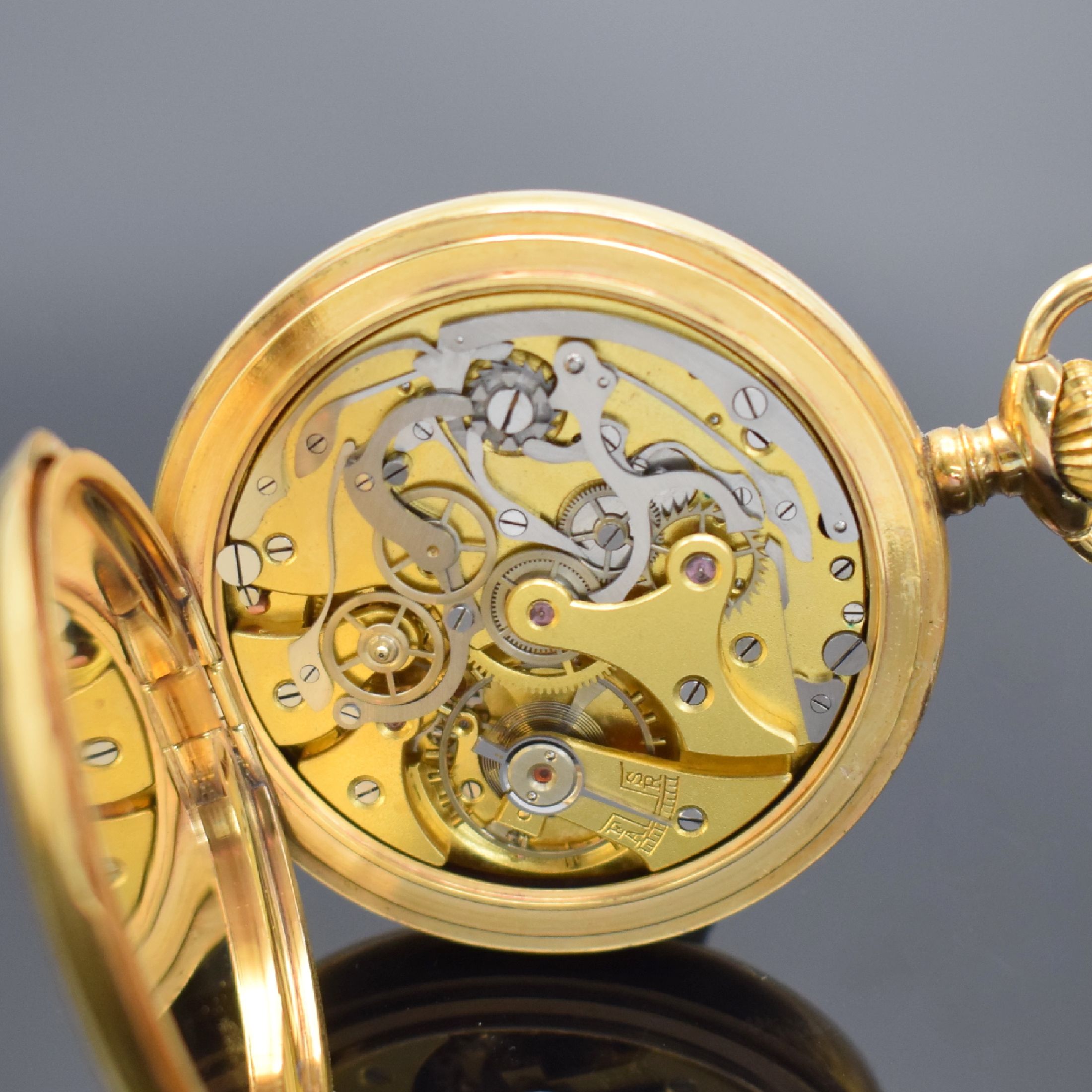 Detail d: LIP Taschenuhr mit Chronograph, Schweiz f. franz. Markt um 1920, verg. Gehäuse, Emailzifferbl. m. arab. Zahlen, gold. Birnenzeiger, gebl. ...