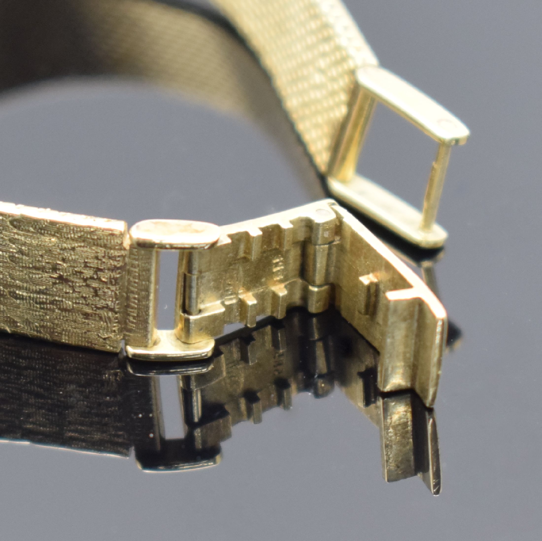 Detail b: ORAFA Damenarmbanduhr in GG 585/000, Schweiz um 1965, Handaufzug, Boden aufgedr., Lapislazuli-Zifferblatt riss., gold. Zeiger, Kal. AS 1977, 17 St., ...