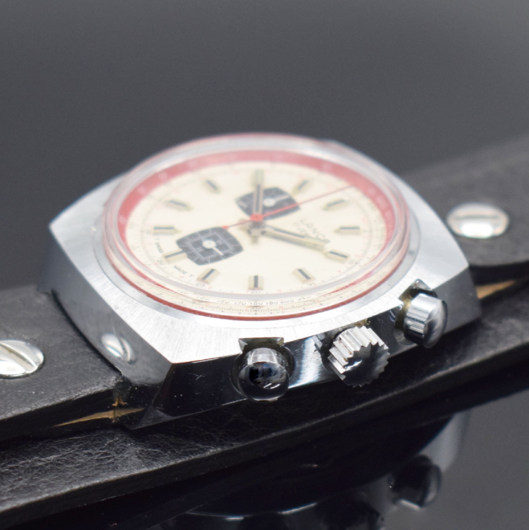 Detail b: LANCO Armbandchronograph, Schweiz um 1970, Handaufzug, verchr. Metallgeh., Edelstahlboden, silb. Zifferbl. m. silb. Std.-Ind. & Zeigern, 15 ...