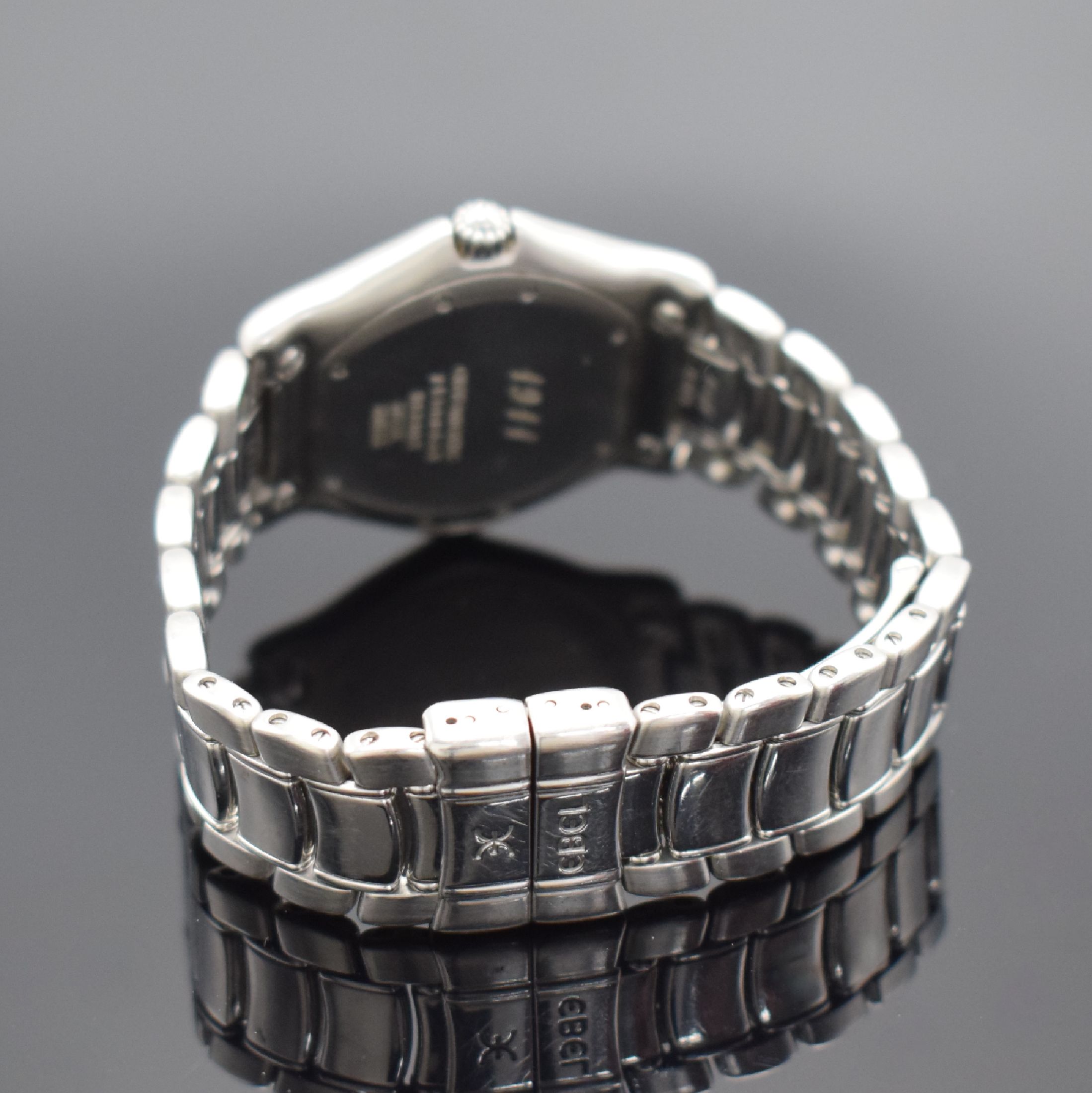 Detail b: EBEL 1911 Armbanduhr in Stahl, Schweiz um 1995, Automatik, Ref. 993902, Boden 8-fach verschr., orig. Gliederband m. Faltschl., graues Zifferbl. m. ...