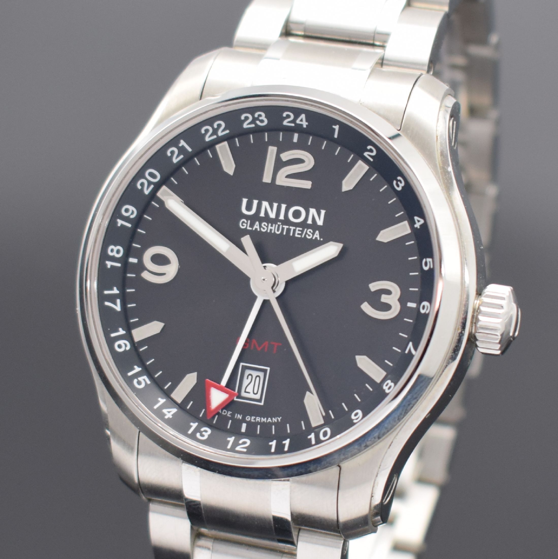 Detail a: UNION GLASHÜTTE/SA Belisar GMT Herrenarmbanduhr in Stahl Referenz D002.429 A, Deutschland um 2015, Automatik, beids. vergl. Geh., Boden 8-fach ...