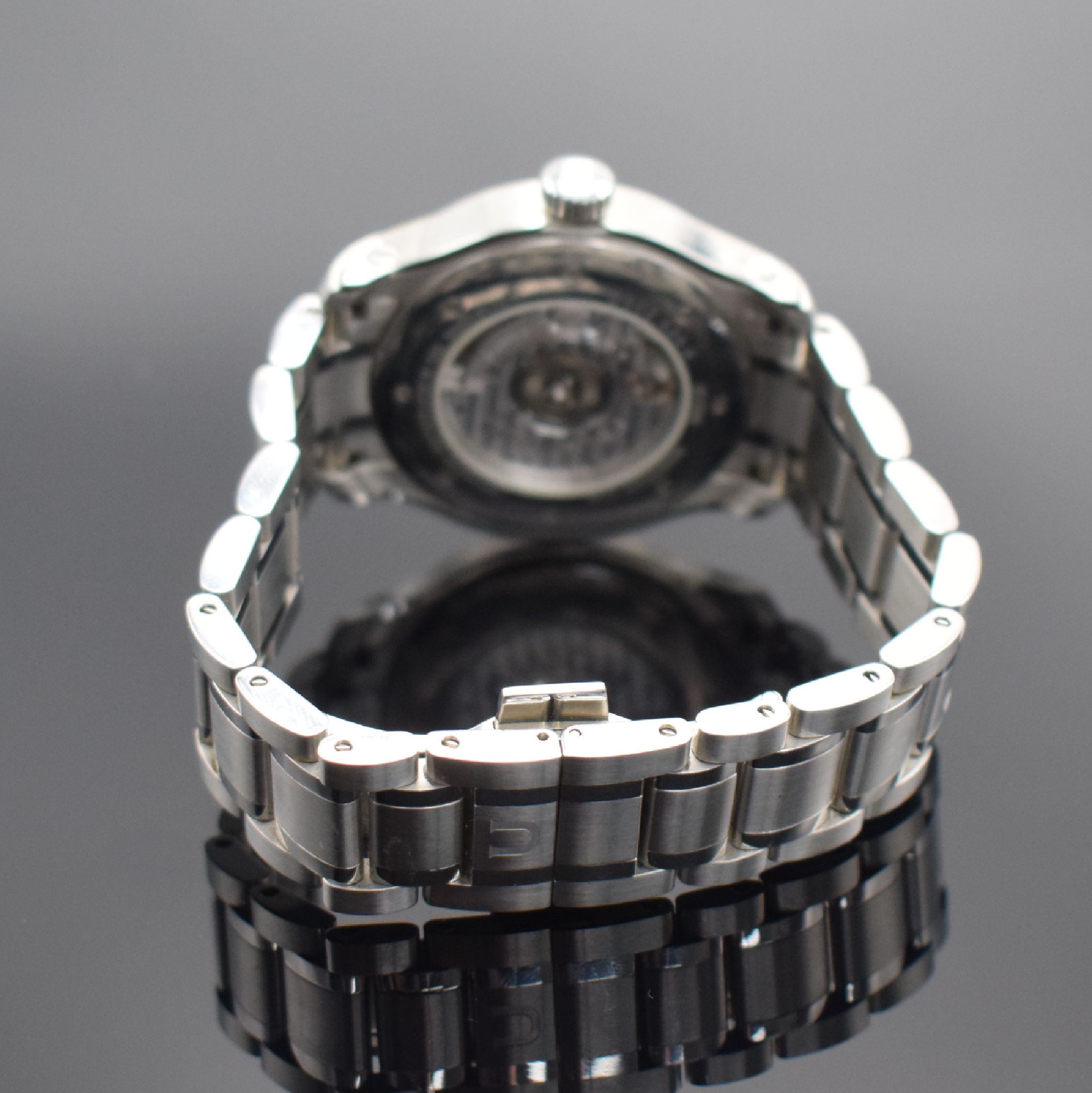 Detail b: UNION GLASHÜTTE/SA Belisar GMT Herrenarmbanduhr in Stahl Referenz D002.429 A, Deutschland um 2015, Automatik, beids. vergl. Geh., Boden 8-fach ...