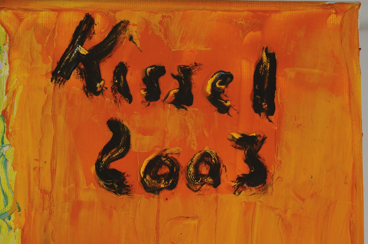 Detail a: Gernot Kissel, 1939-2008 Worms, Porträt einer blonden Dame auf orangefarbenem Grund, signiert und datiert 2003, Öl/Lwd, 70x50 cm