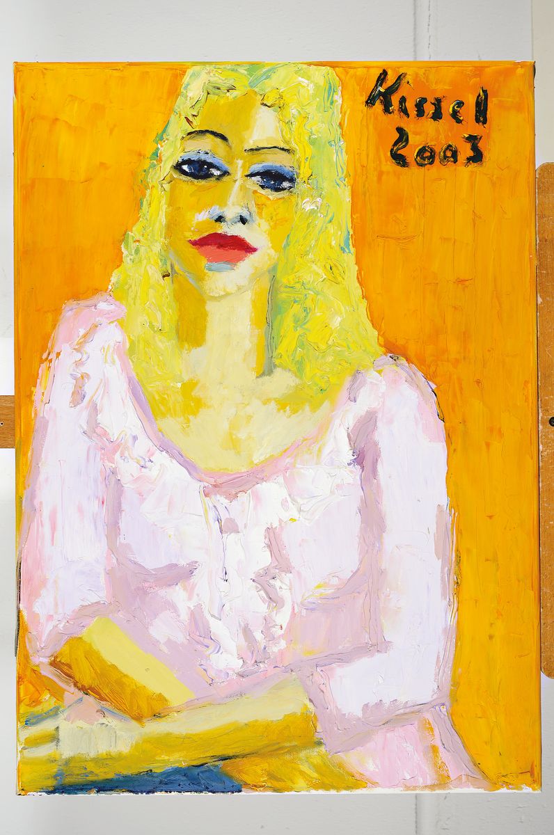 Detail k: Gernot Kissel, 1939-2008 Worms, Porträt einer blonden Dame auf orangefarbenem Grund, signiert und datiert 2003, Öl/Lwd, 70x50 cm
