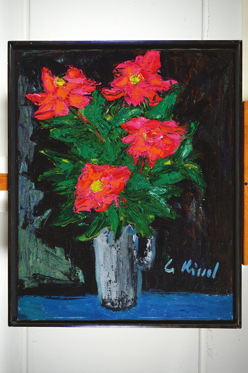 Detail k: Gernot Kissel, 1938-2008 Worms, Blumenstillleben mit leuchtend violetten Blüten auf schwarzem Grund, signiert, Öl/Lwd, Rahmen, 86x70 cm, ...