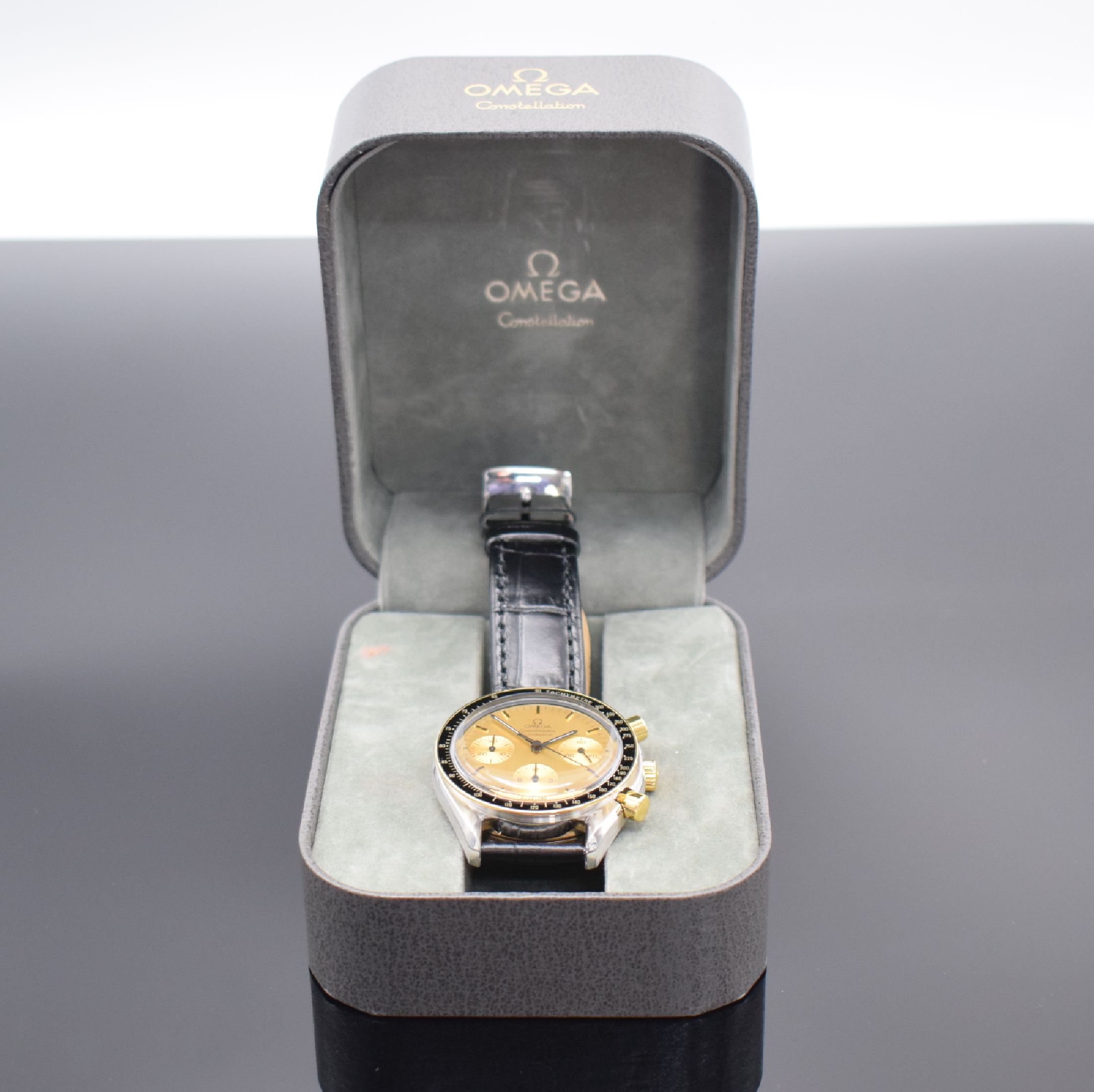 Detail g: OMEGA Speedmaster Herrenchronograph in Stahl/Gold Referenz 175.0032, Schweiz um 1990, Automatik, Lünette m. Tachymeterskala, goldfarb. Zifferbl. m. ...