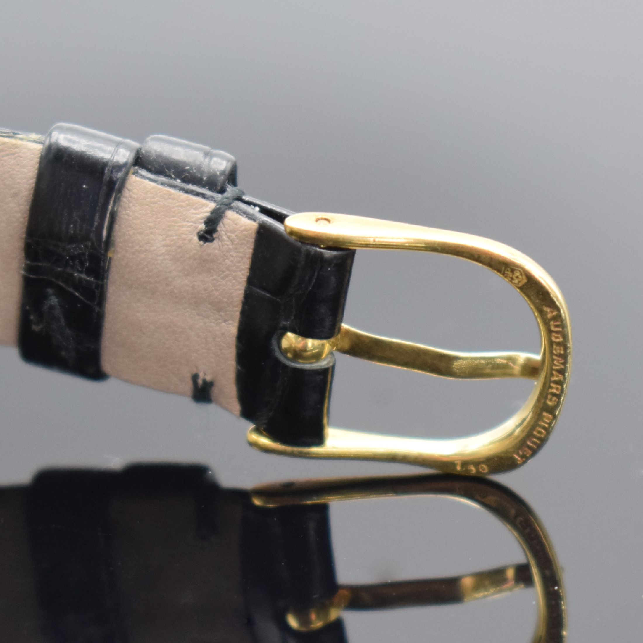 Detail c: AUDEMARS PIGUET feine Herrenarmbanduhr in GG 750/000 Referenz 5125BA, Schweiz um 1980, Handaufzug, Boden & Glasrand aufgedr., ultraflache ...