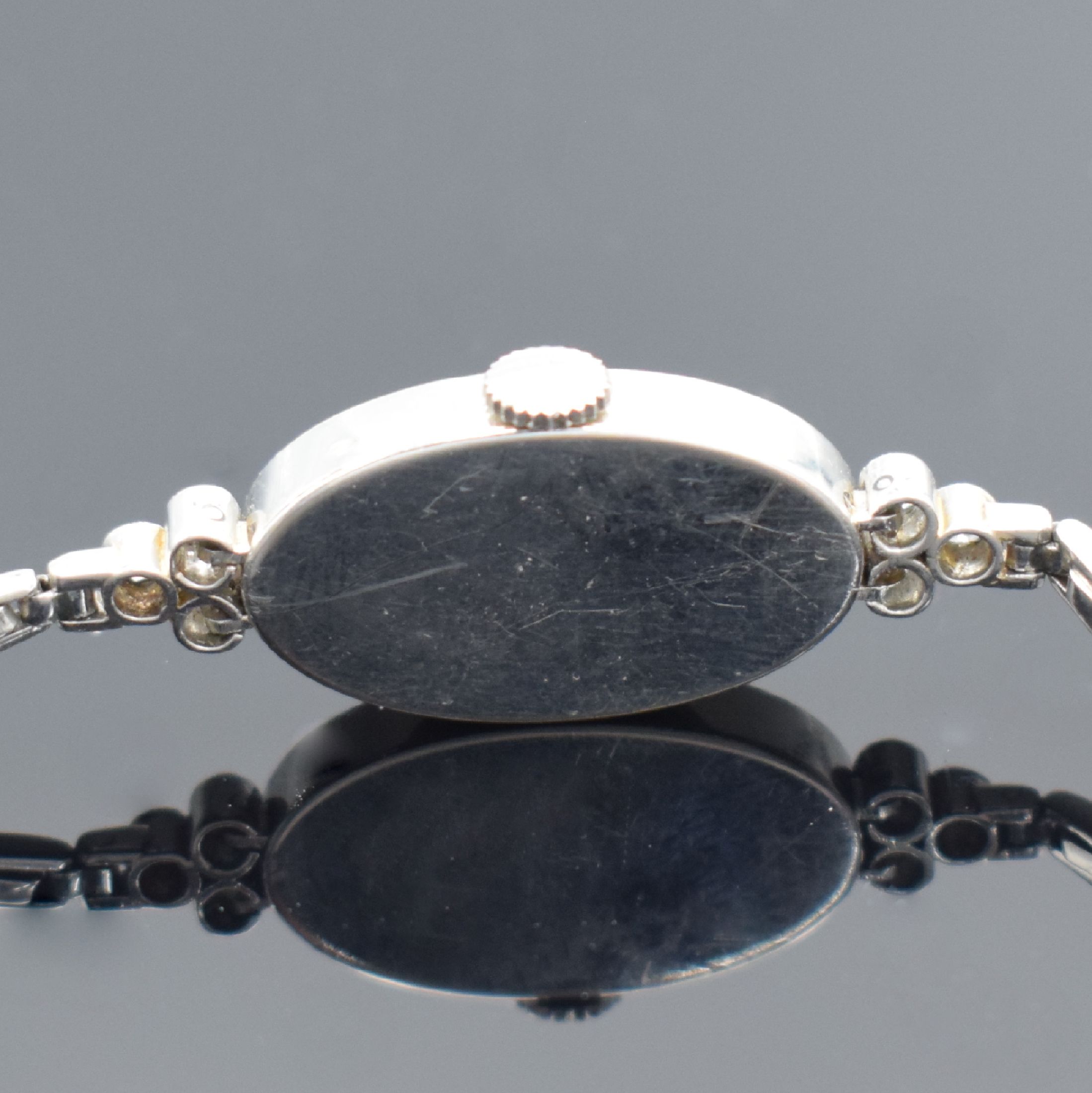 Detail d: AUDEMARS PIQUET & Co Art Deco Damenarmbanduhr mit Diamanten, Schweiz um 1925, Handaufzug, Geh. & Band in WG 750/000, Lünette & Anstöße aufw. m. ...