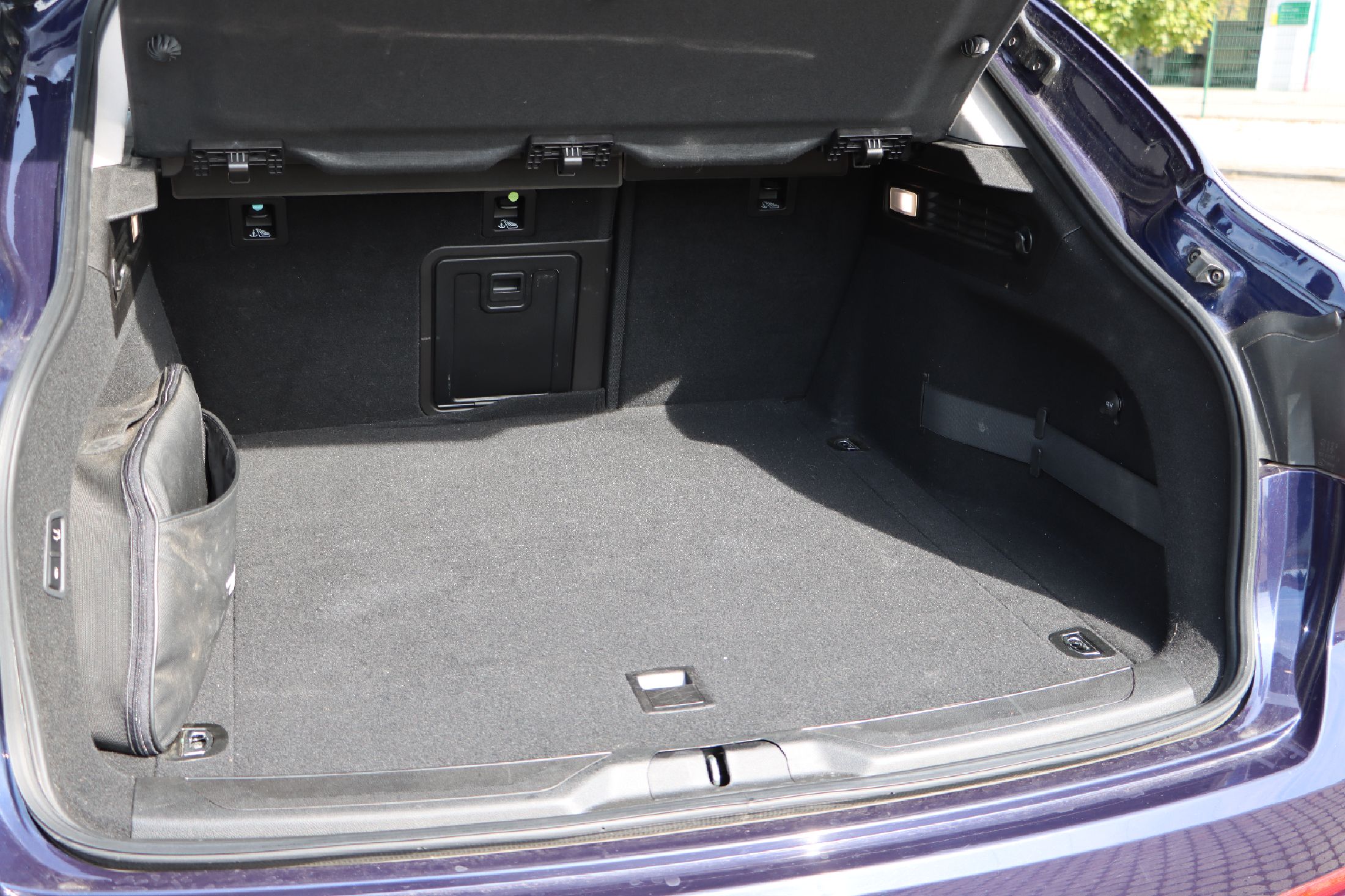 Detail c: Maserati Levante Q4 GRAN SPORT, EZ: 03/2018, Fahrgestellnummer: ZN6TU61B00X29101, Laufleistung ca. 40.000 Km abgelesen, HU 03/2023, ...