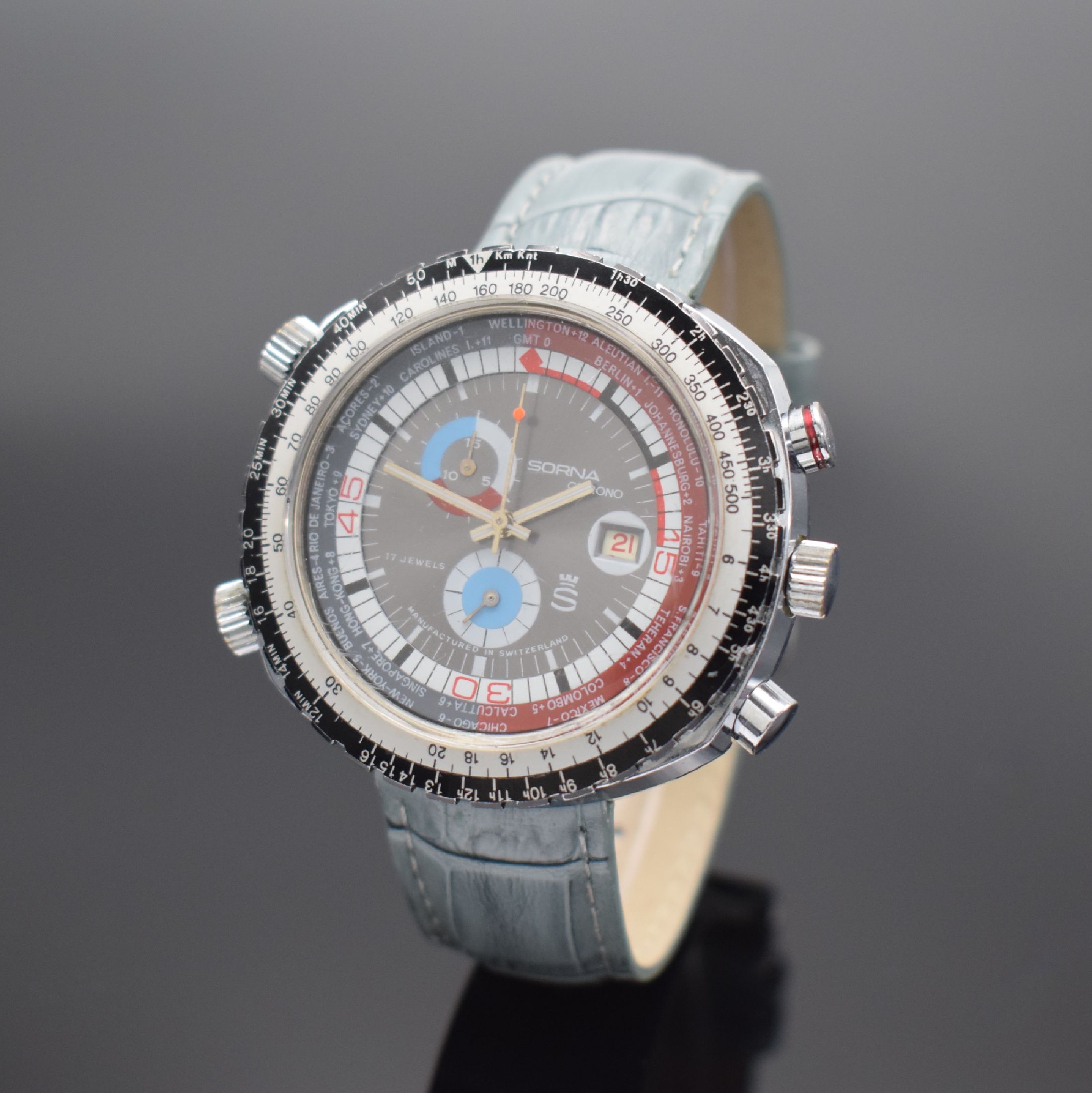 SORNA große Herrenarmbanduhr mit Chronograph, Schweiz um 1970, Handaufzug, verchr. Geh., Stahlboden geschr., drehb. Navigations- Lünette, 2 farbl. ...
