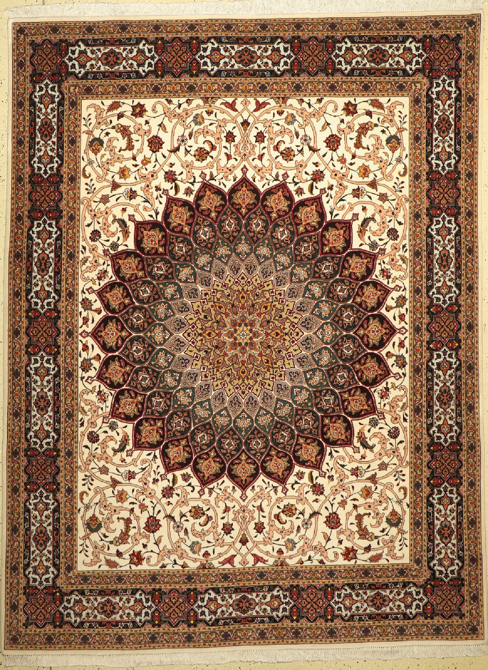 Täbriz fein(50 Raj), Persien, ca. 50 Jahre,Korkwolle mit Seide, ca. 264 x 197 cm, ca. 500.000 Kn/qm, EHZ:(Sehr guter Zustand), Moschee-Deckenmotiv