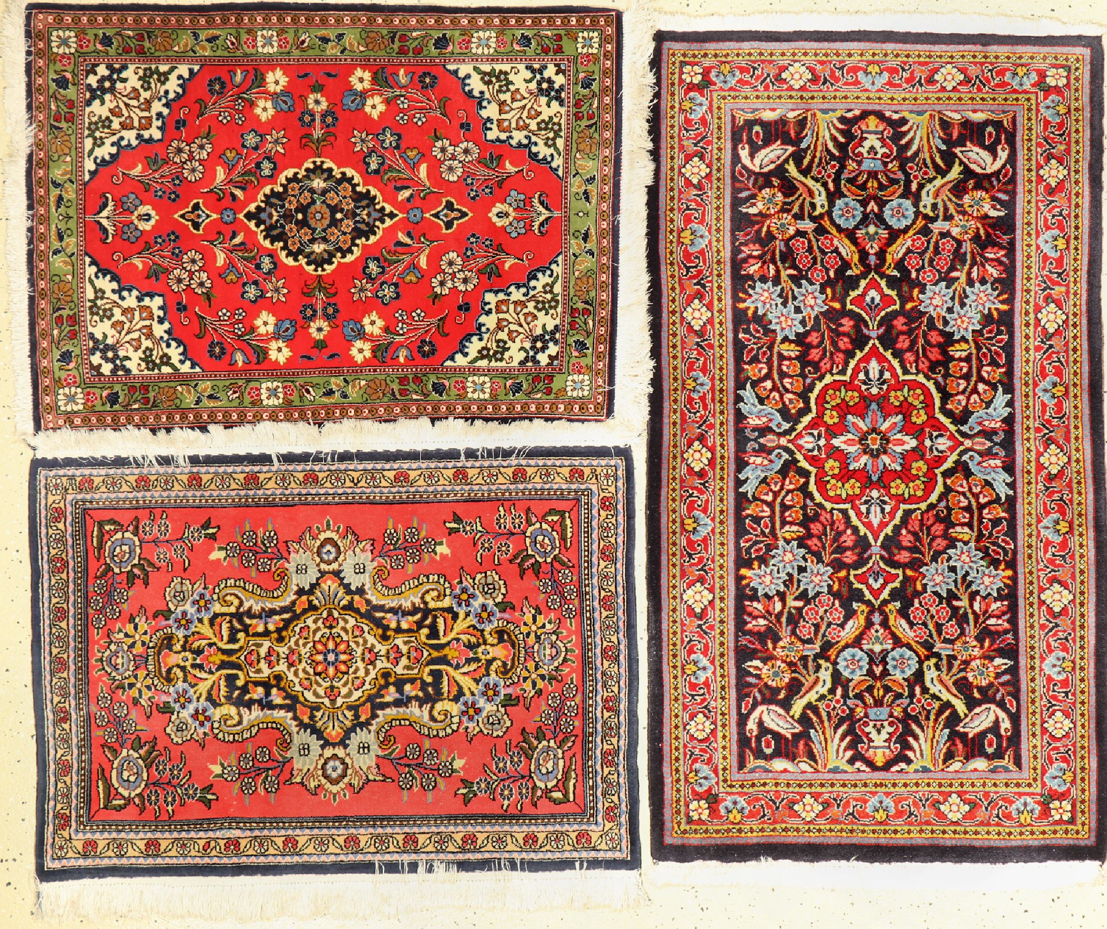 3 Lots, Persien, ca. 50 Jahre, Ghom und Sarogh, Wolle auf Baumwolle, ca. 124 x 70 cm, EHZ: 2