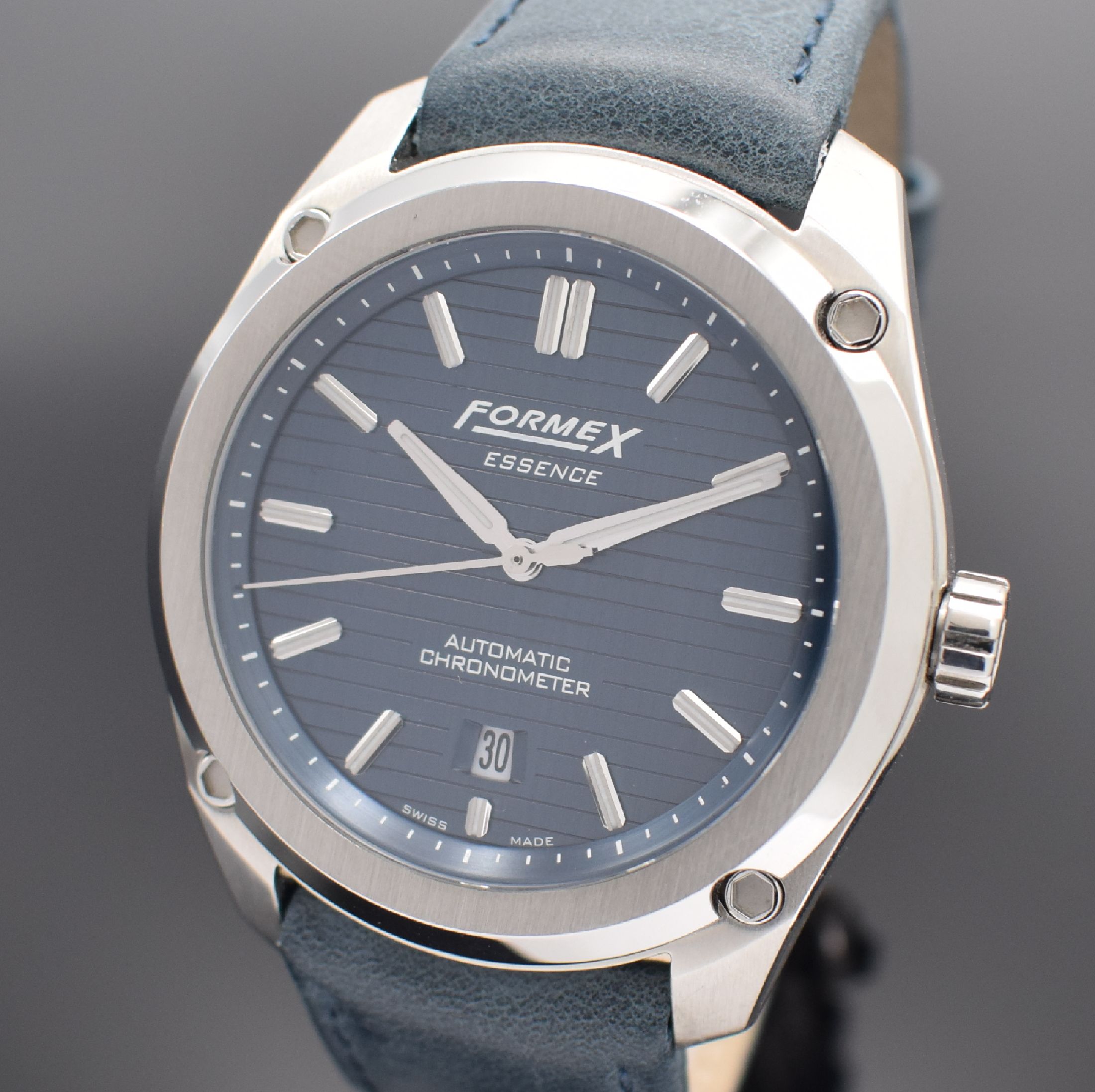 Detail a: FORMEX Essence Chronometer Herrenarmbanduhr, Schweiz um 2021, Automatik, Ref. 0330.1.6331, großes beids. vergl. Edelstahlgeh., Boden 8- fach ...