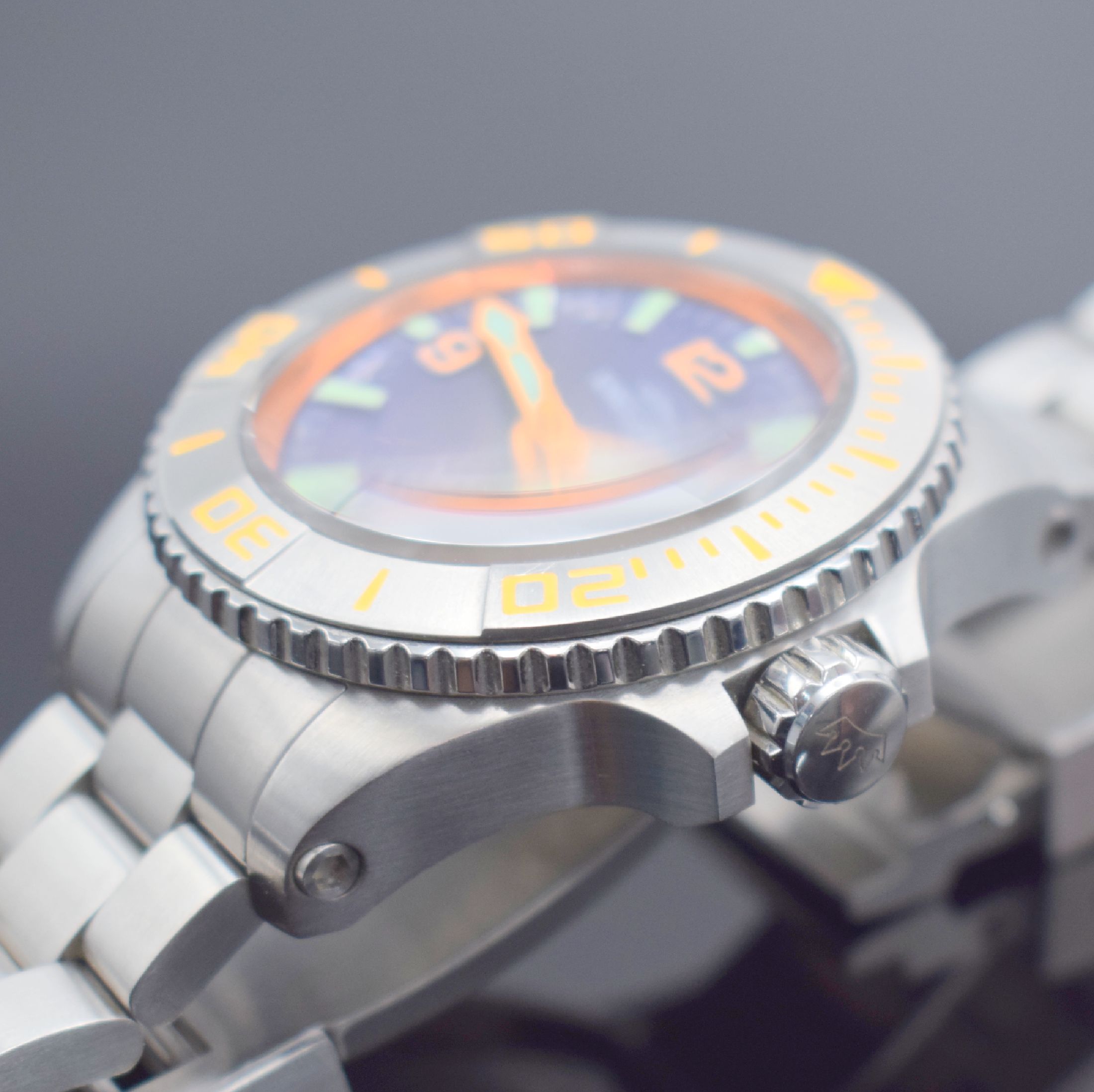Detail c: DELMA Blue Shark II 3000m / 9900ft große auf 500 Stück limitierte Taucherarmbanduhr, Schweiz um 2015, Automatik, Ref. 41701.650.6, massives ...