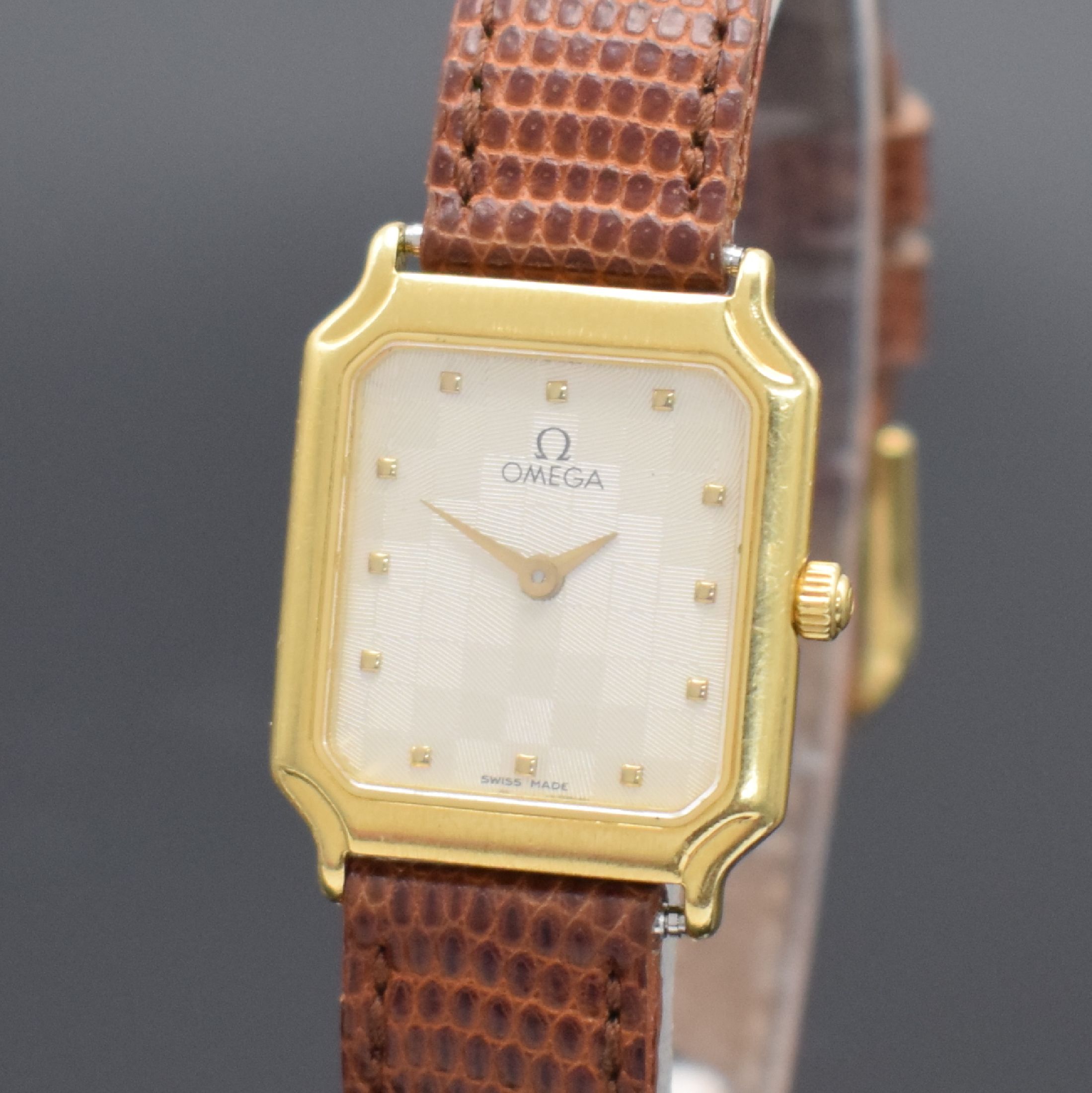 Detail a: OMEGA seltene Damenarmbanduhr Vasarely Referenz 595406 BZ in GG 750/000, Schweiz um 1987, quarz, 2-teil. Geh., Boden 4-fach verschr., Zifferbl. in ...