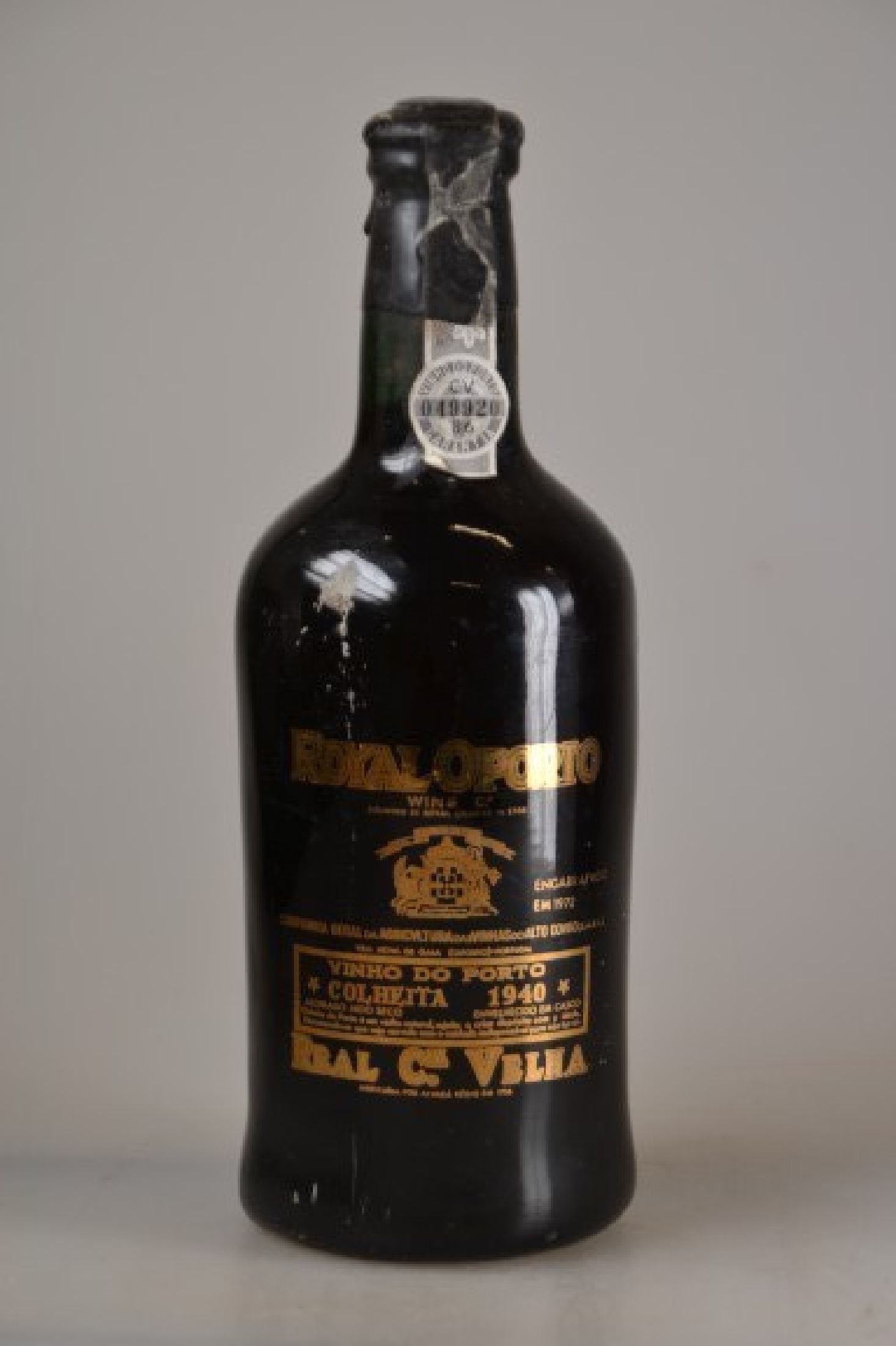 1 Flasche 1940 Royal Oporto Colheita, Vinho do Porto, ca. 750ml, min. ber., in Holzkiste