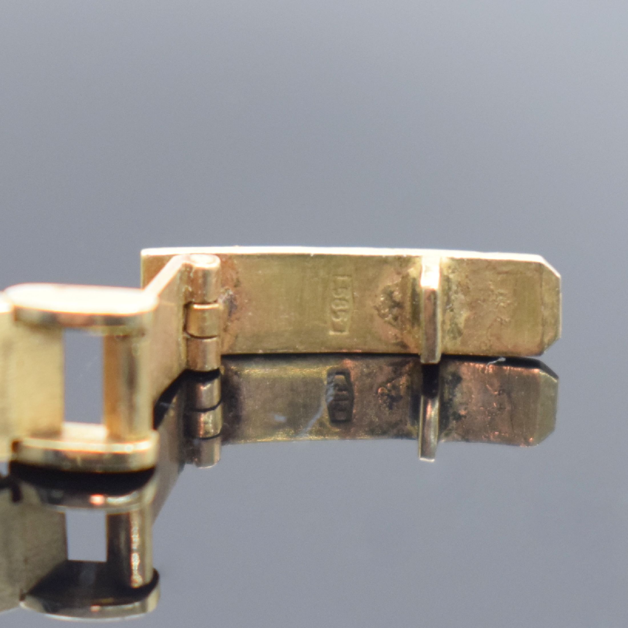 Detail b: SAVAL Damenarmbanduhr in GG 585/000, Schweiz um 1980, quarz, GG 585/000 Band, Boden aufgedr., champagnerfarb. Zifferbl. m. aufgel. Std.-Ind. & gold. ...