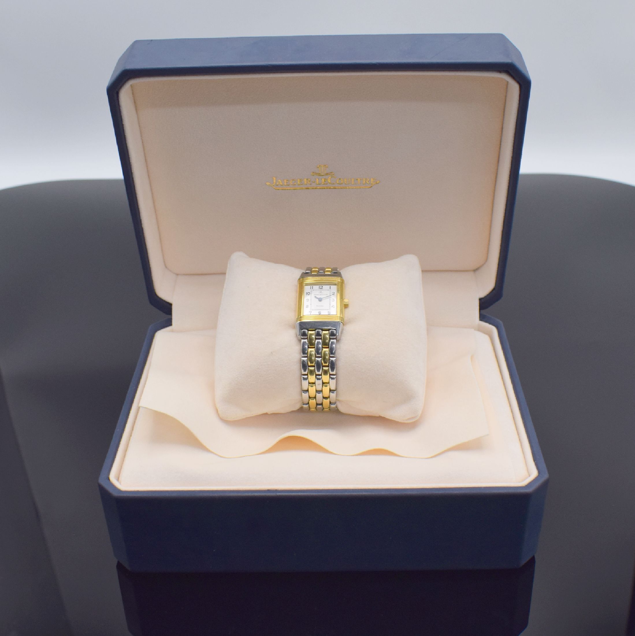 Detail h: Jaeger-LeCoultre Reverso Damenarmbanduhr Referenz 260.5.86, Schweiz um 2005, Handaufzug, Edelstahl & Gold komb., Wendegeh. in Gold, Gliederband m. ...