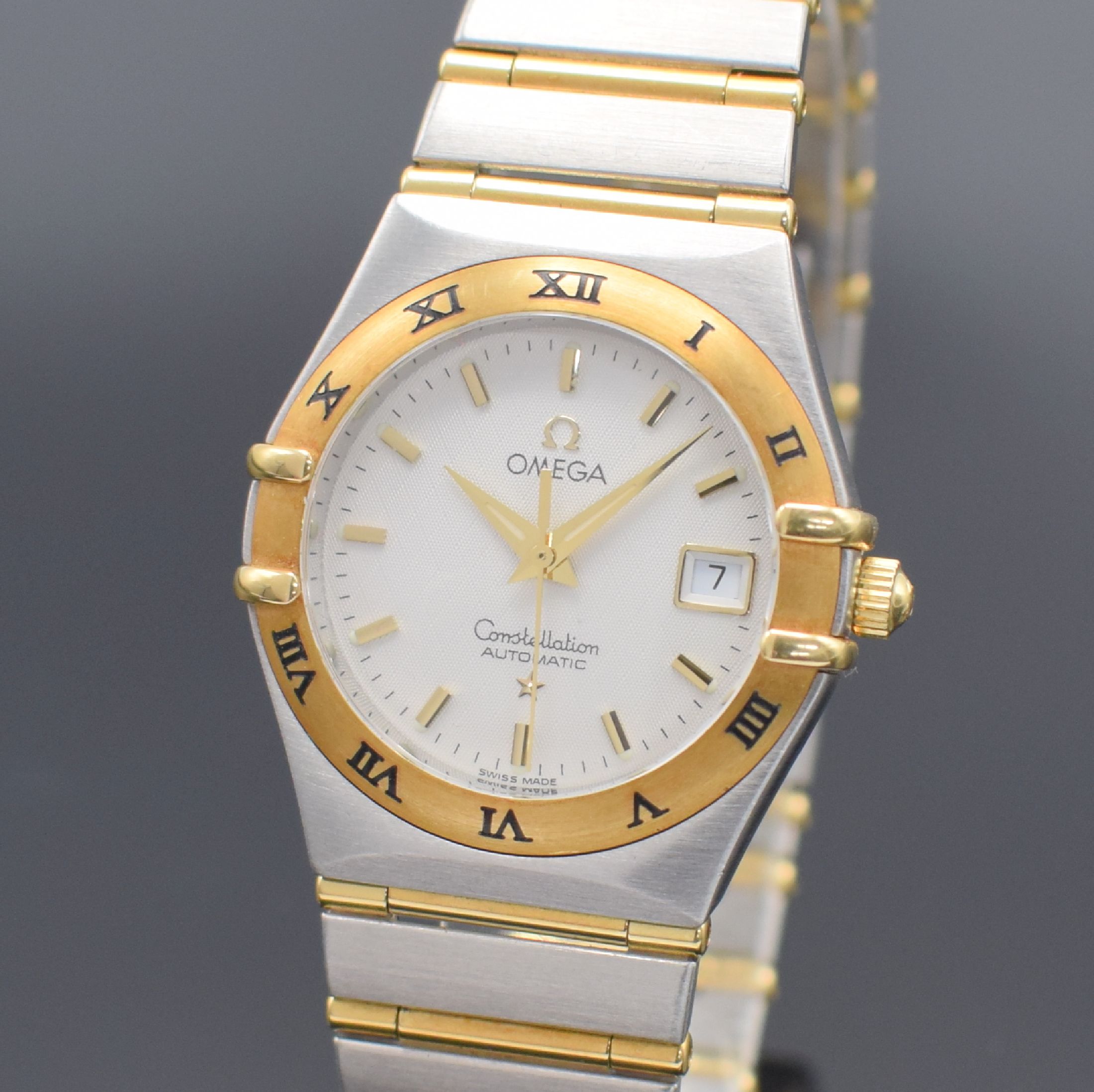 Detail a: OMEGA Constellation Damenarmbanduhr Referenz 12923000, Schweiz verk. 01/2009, Automatik, Edelstahl & Gold komb., Goldlünette m. röm. Zahlen, ...