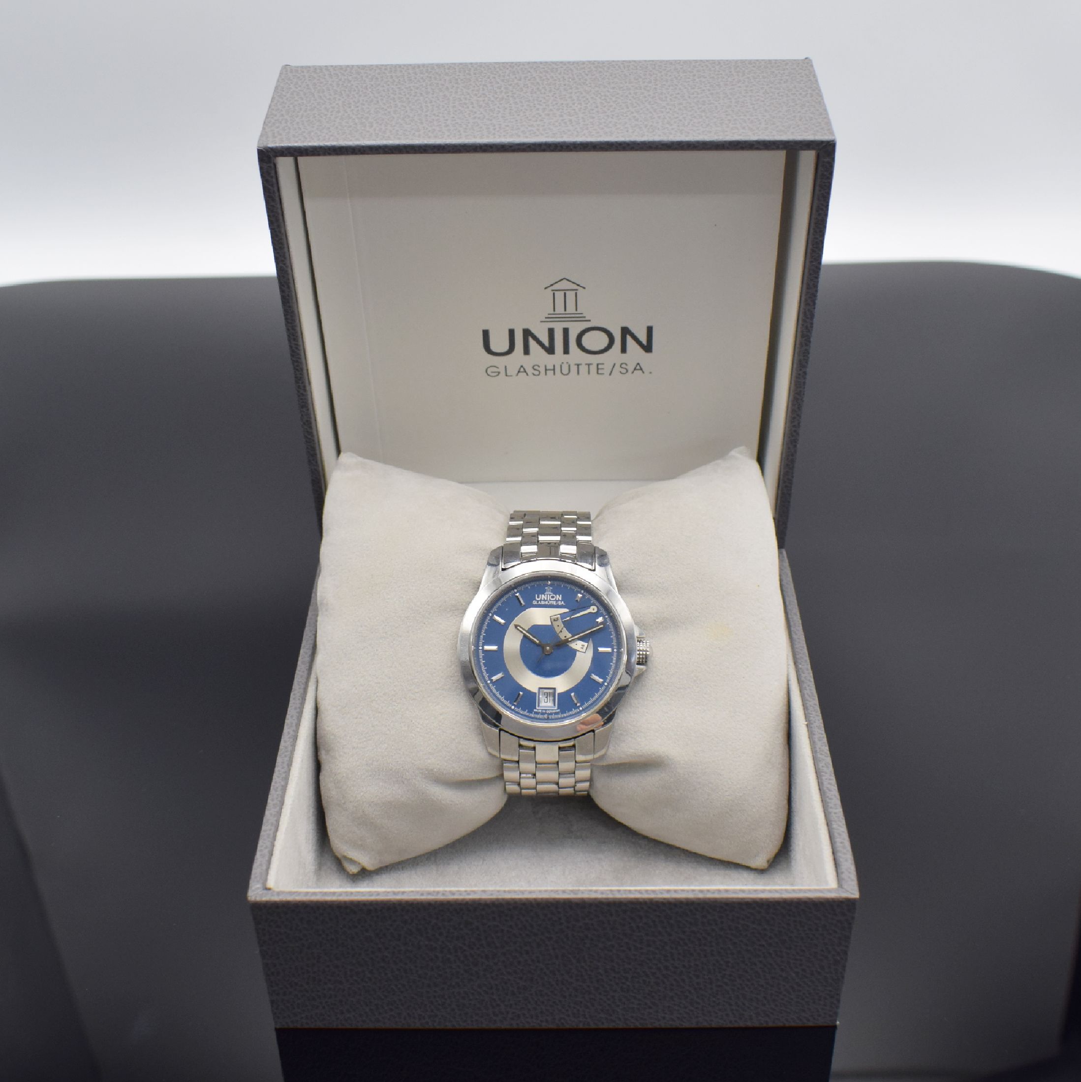 Detail f: UNION Glashütte/SA. Herrenarmbanduhr mit Gangreserveanzeige, Deutschland um 2010, Automatik, beids. vergl. Geh. in Edelstahl, Boden 5-fach verschr., ...