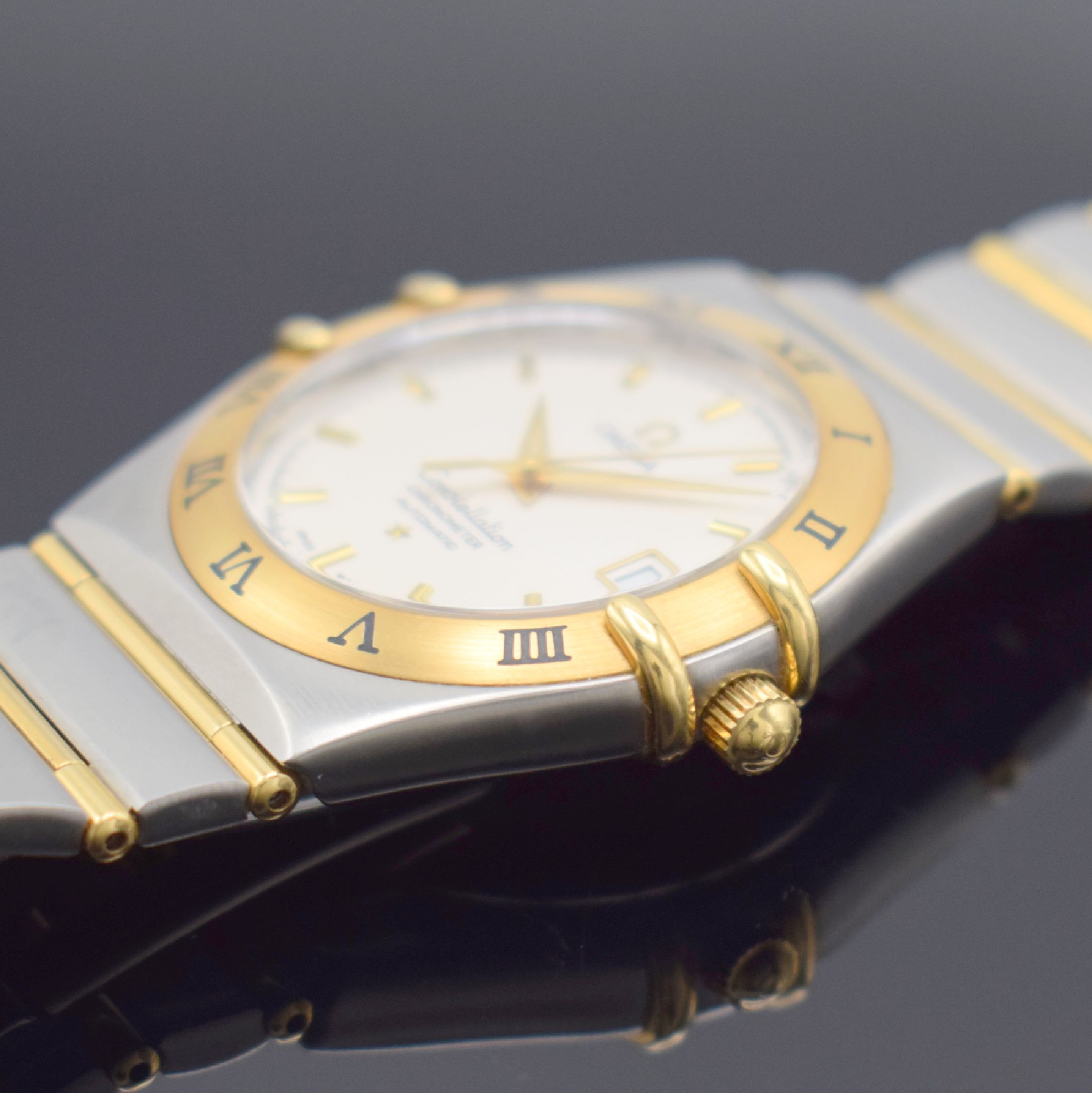 Detail c: OMEGA Constellation Chronometer gut erhaltene Herrenarmbanduhr Referenz 12023000, Schweiz verk. 03/2009, Automatik, Edelstahl & Gold komb., Boden ...